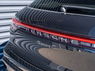 2025 Porsche Macan T