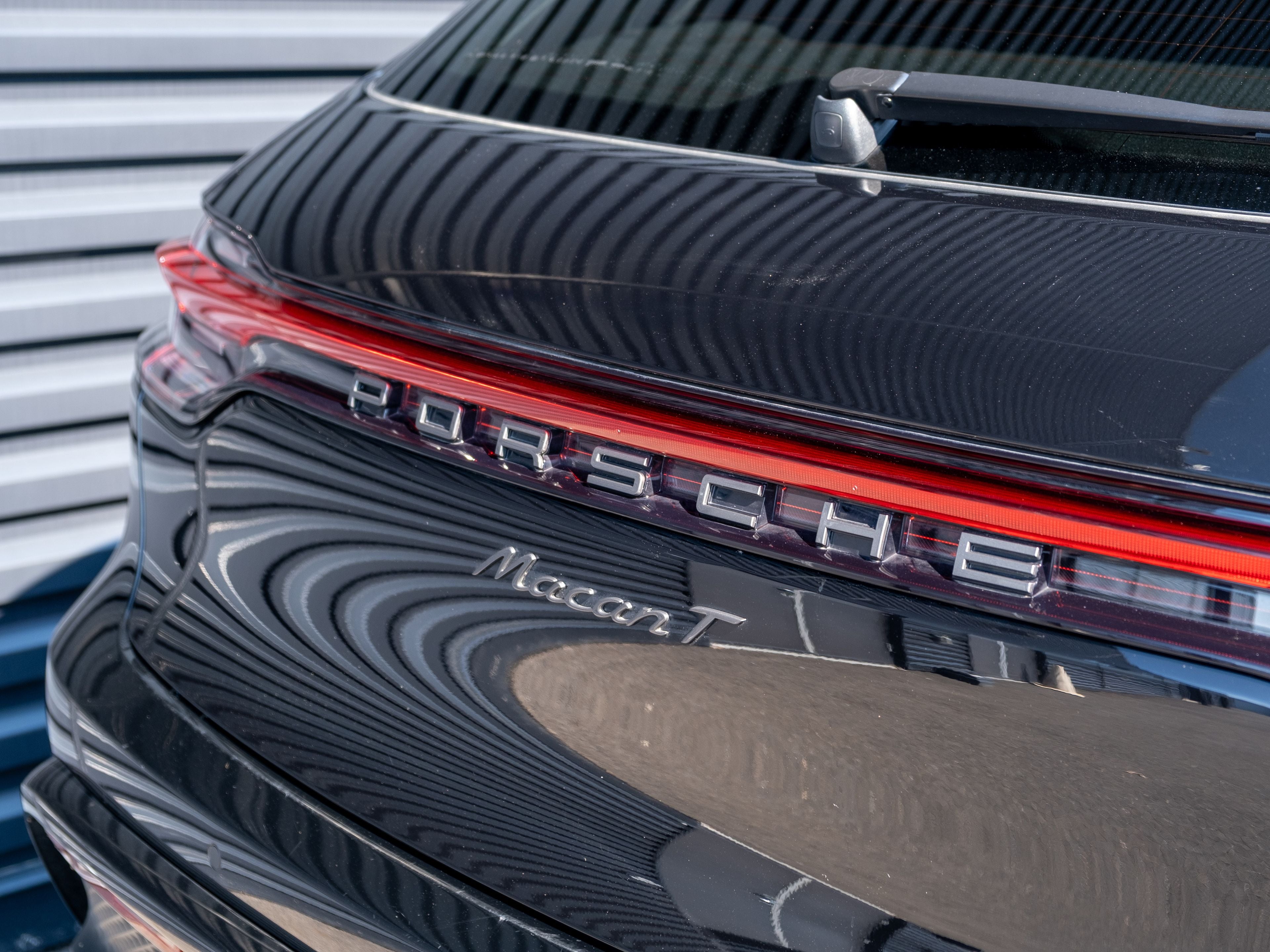 2025 Porsche Macan T