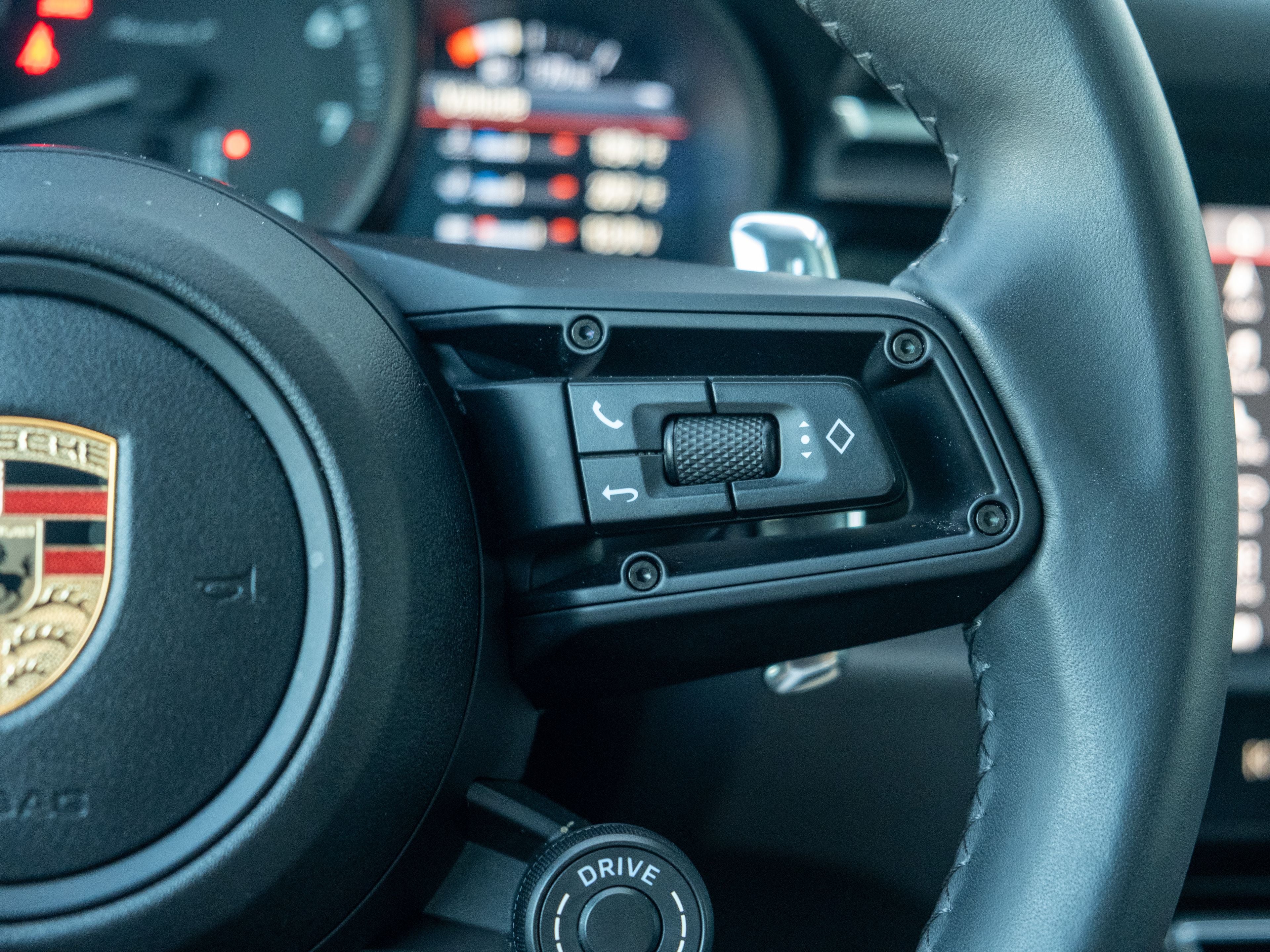2025 Porsche Macan T