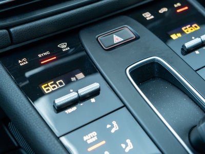 2025 Porsche Macan T