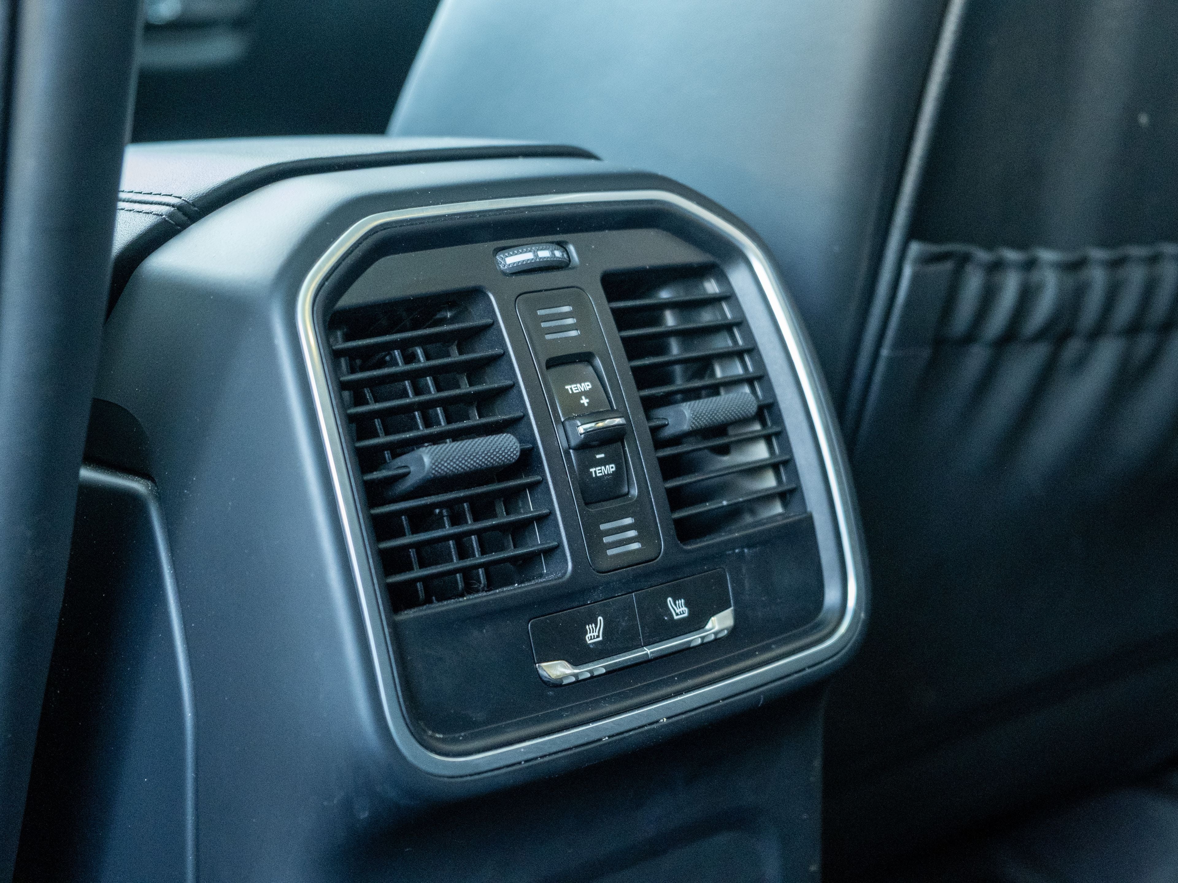 2025 Porsche Macan T