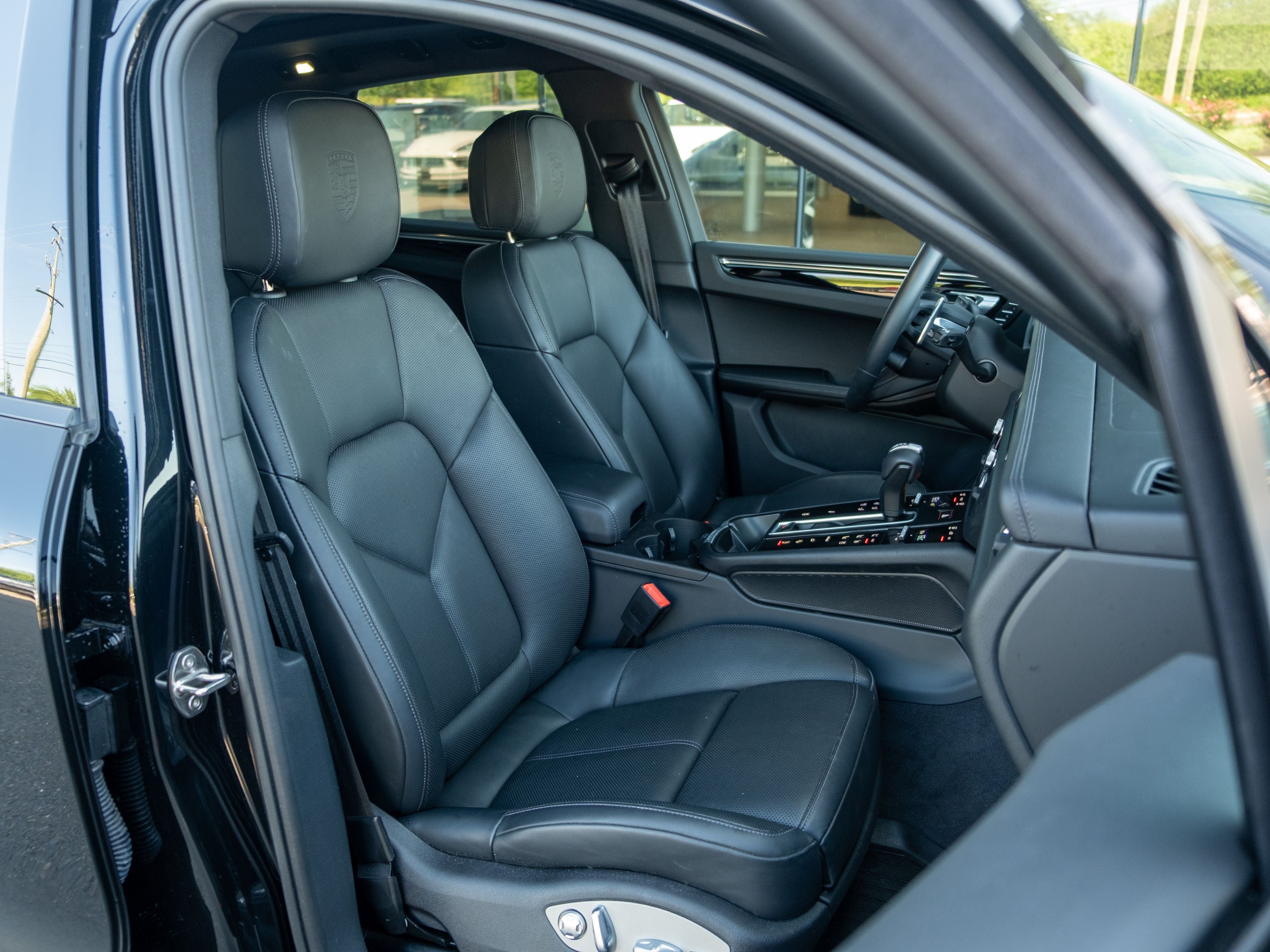2025 Porsche Macan T