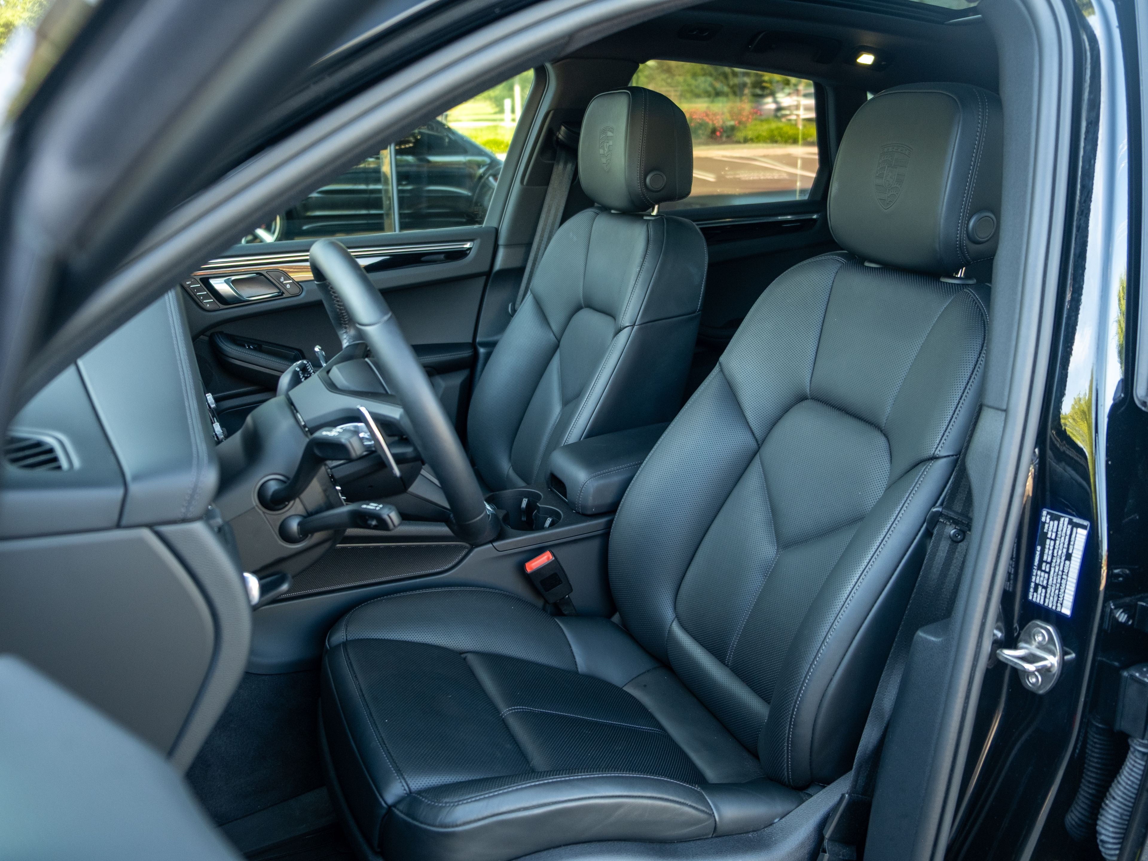 2025 Porsche Macan T