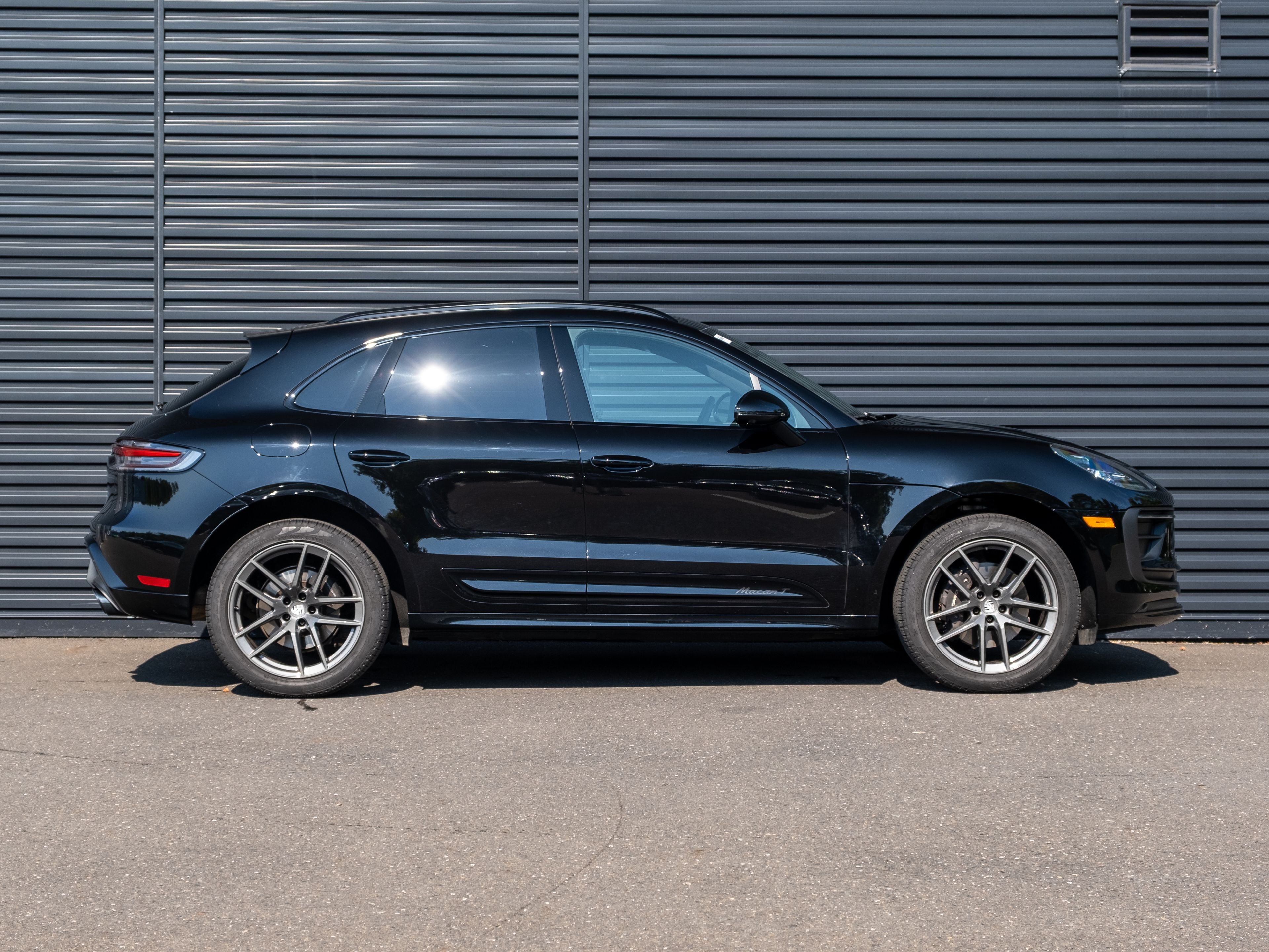 2025 Porsche Macan T