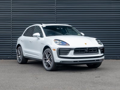 2025 Porsche Macan Base