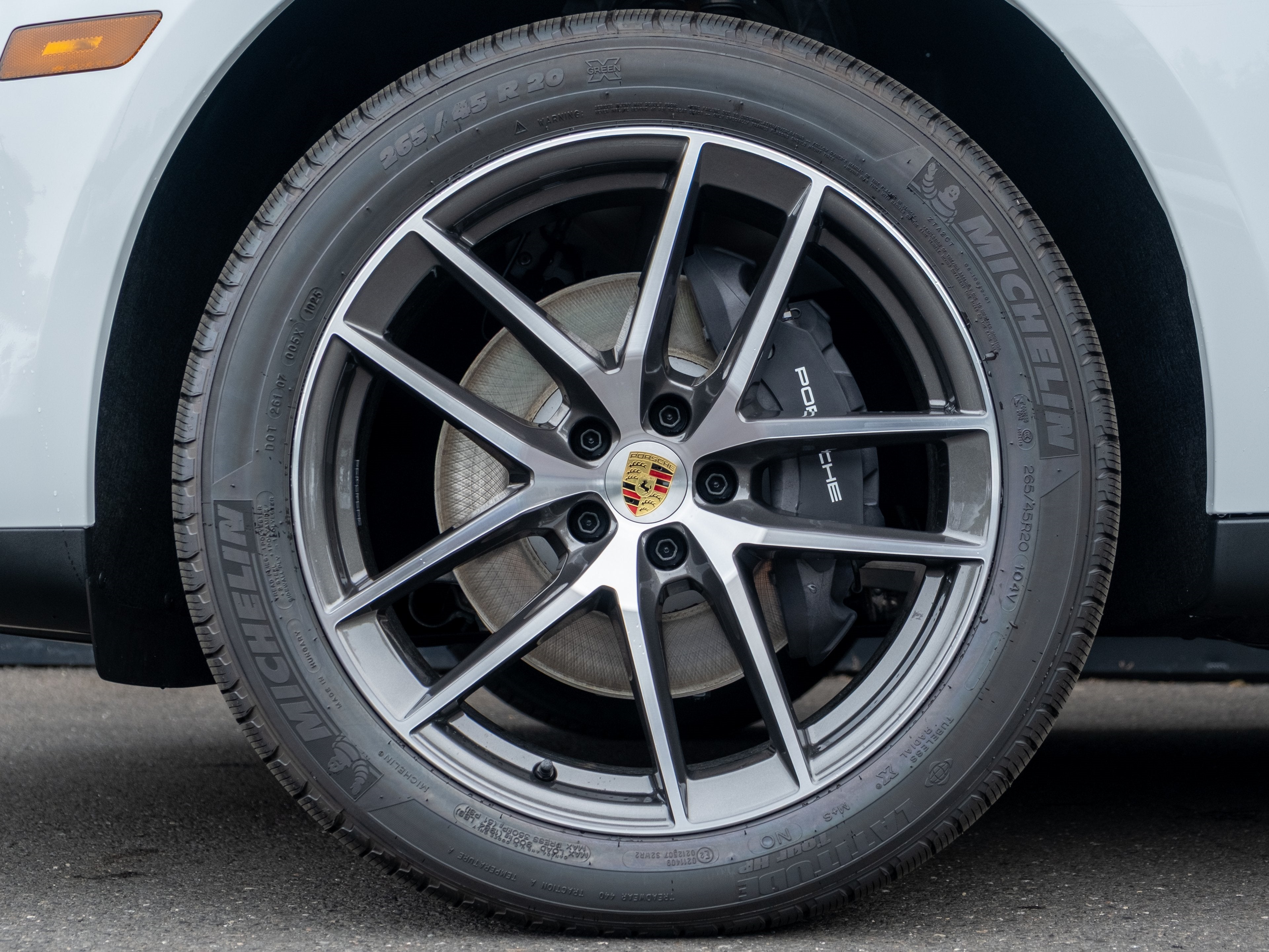 2025 Porsche Macan Base