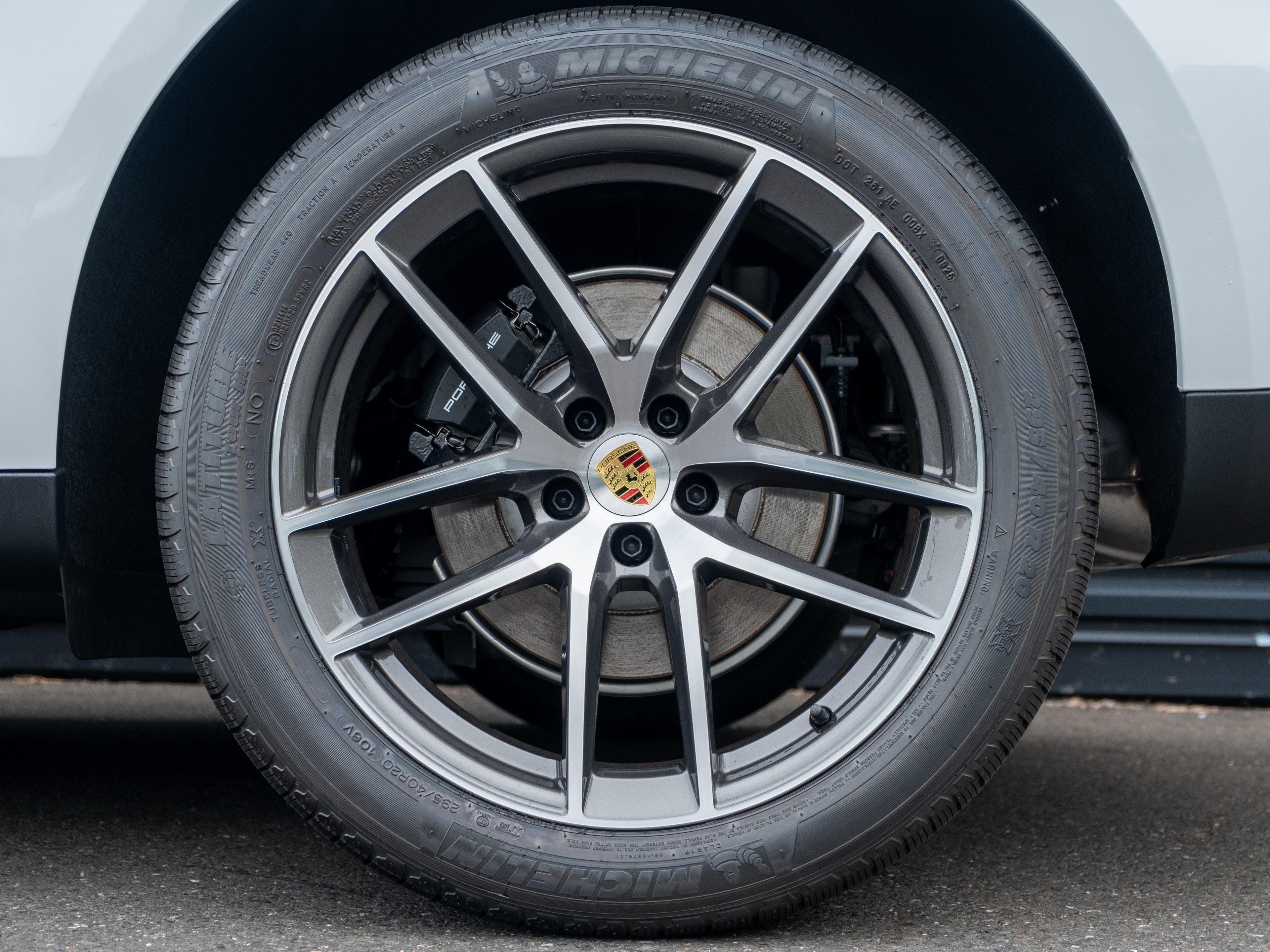 2025 Porsche Macan Base