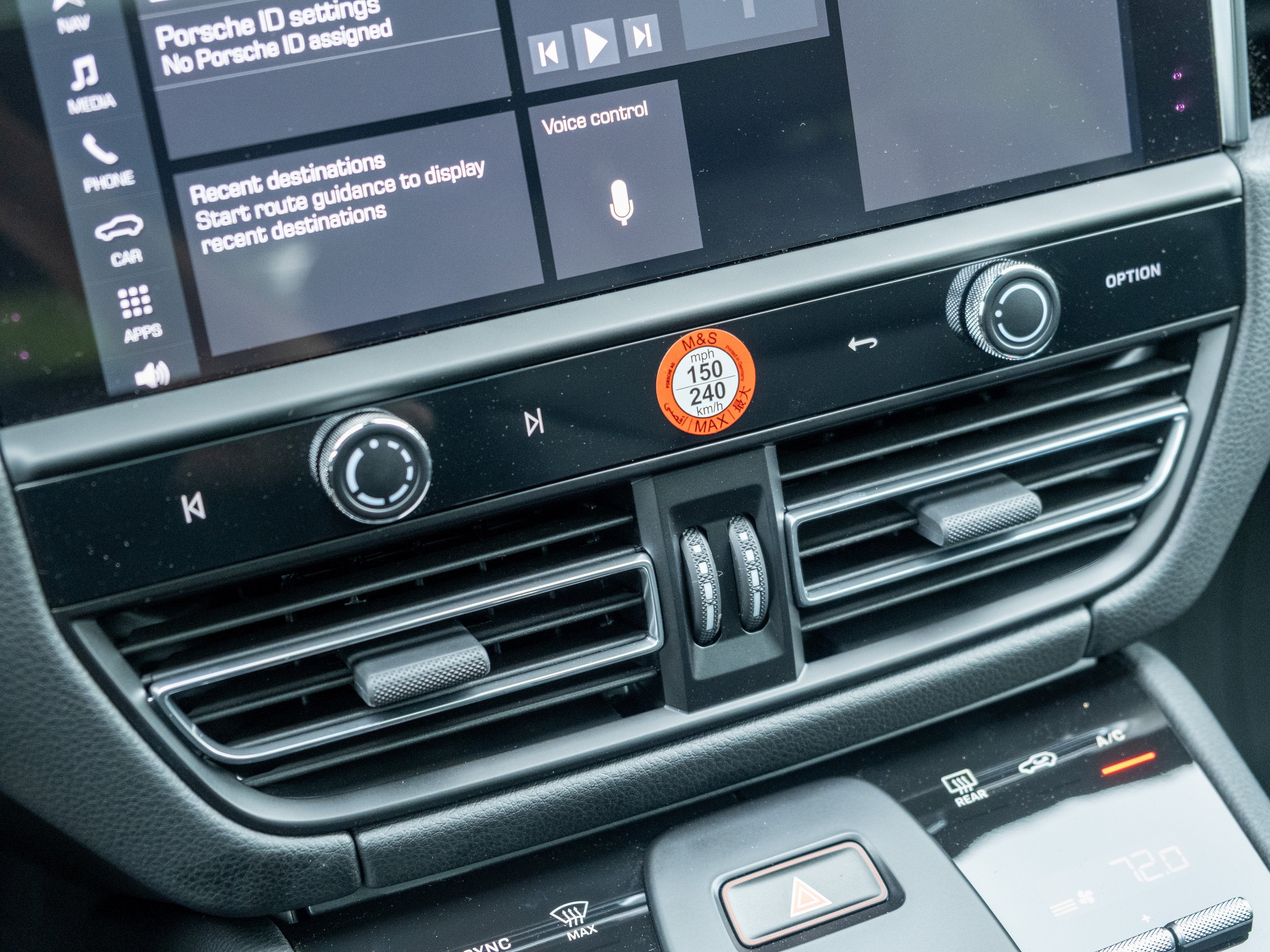 2025 Porsche Macan Base