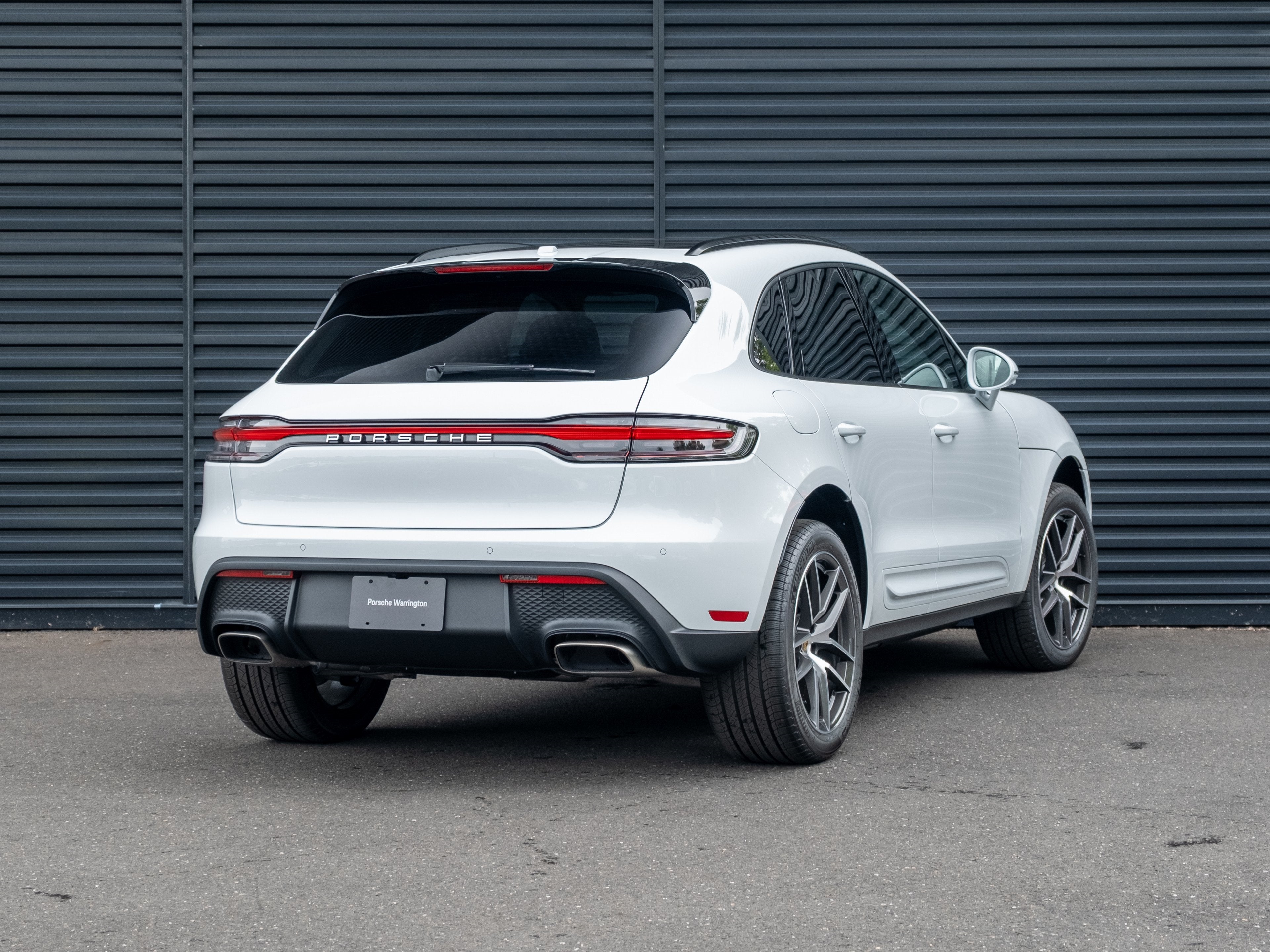 2025 Porsche Macan Base