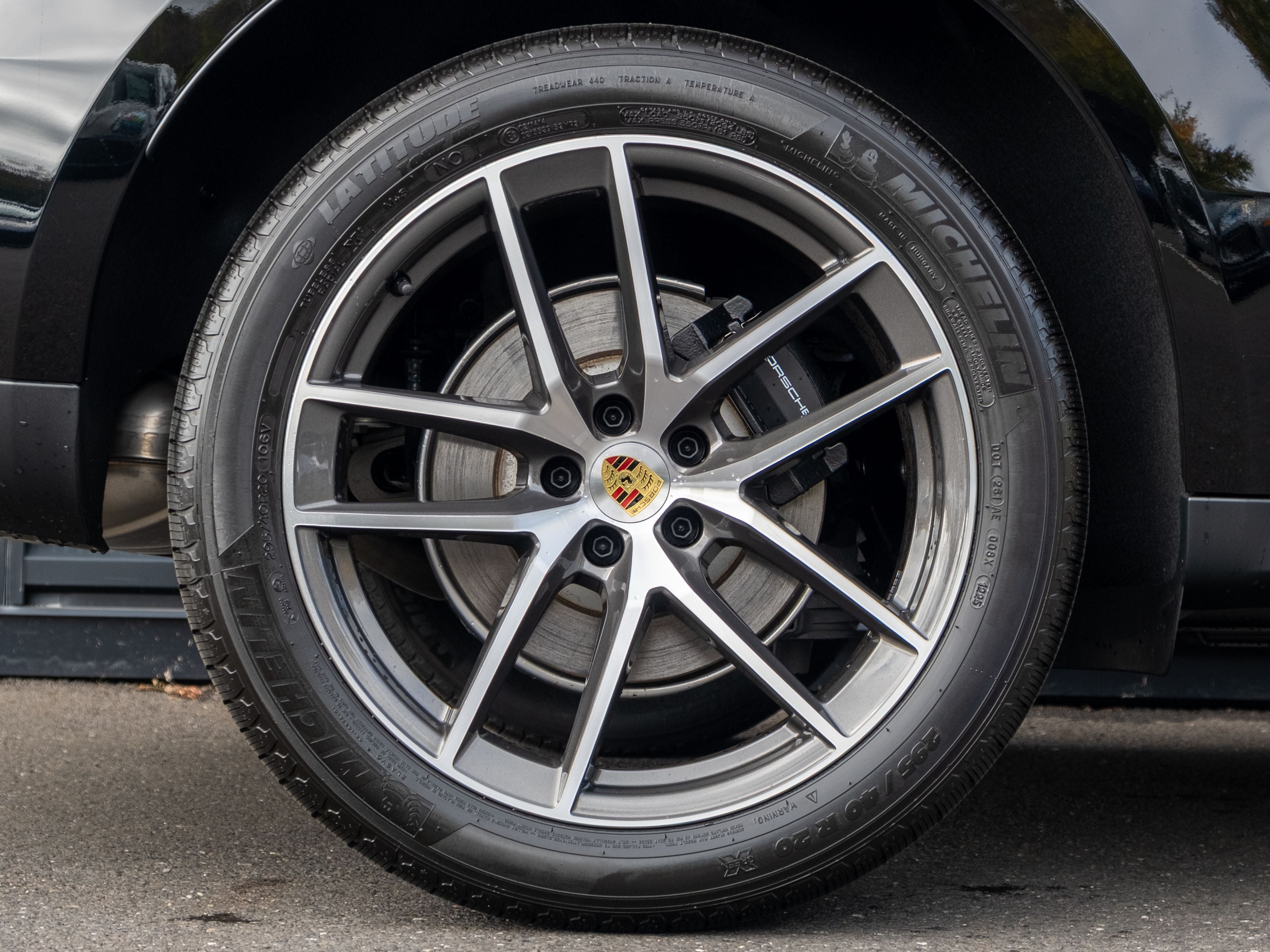 2026 Porsche Macan Base