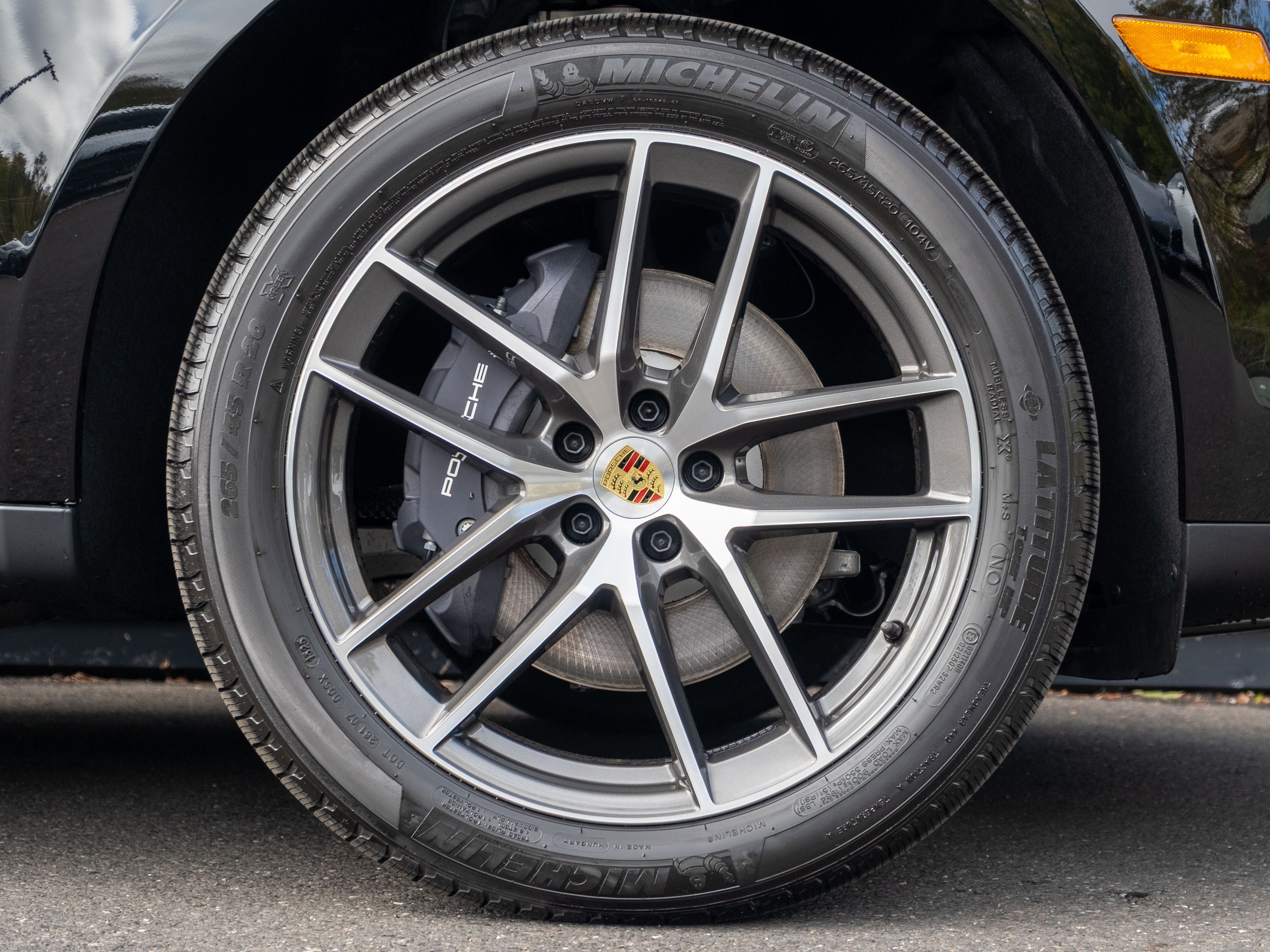 2026 Porsche Macan Base
