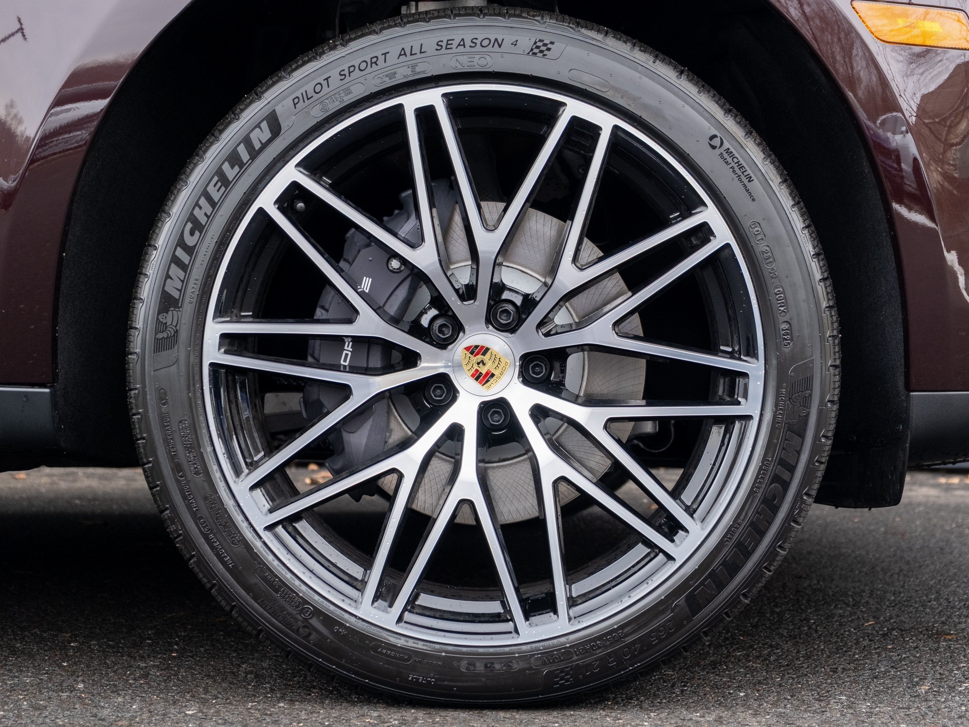 2026 Porsche Macan Base