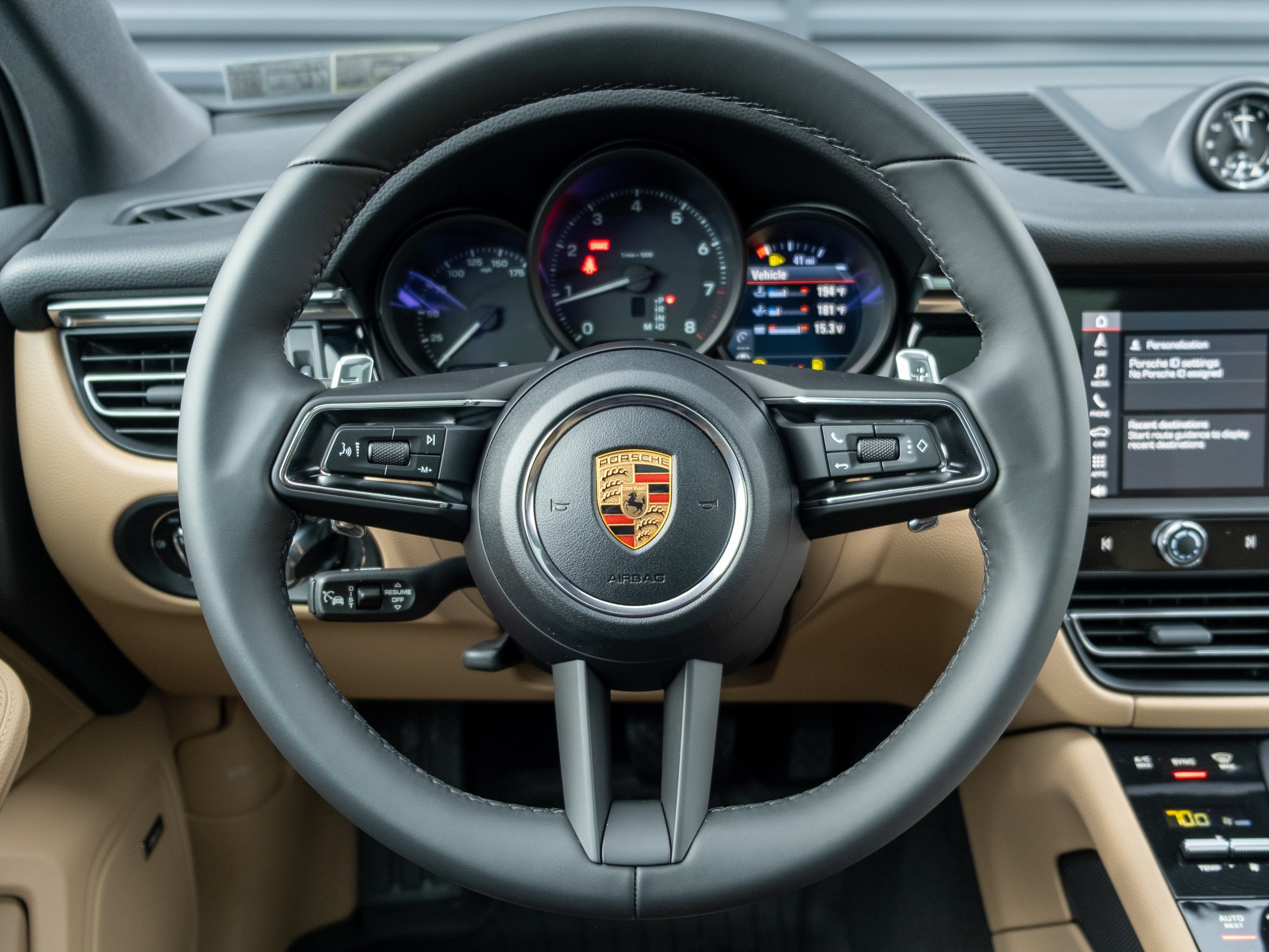 2026 Porsche Macan Base