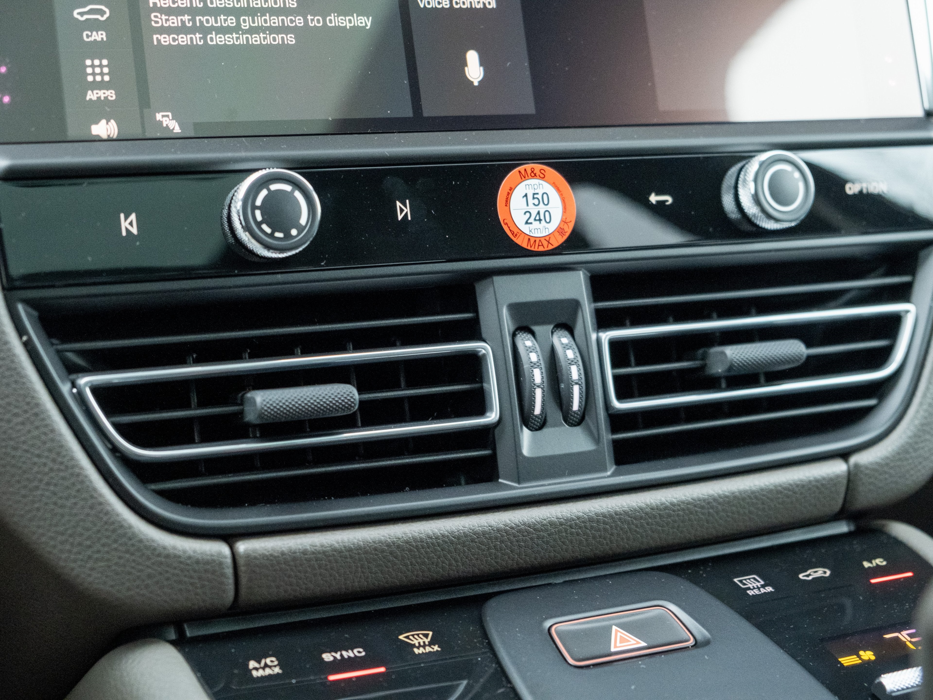 2026 Porsche Macan Base