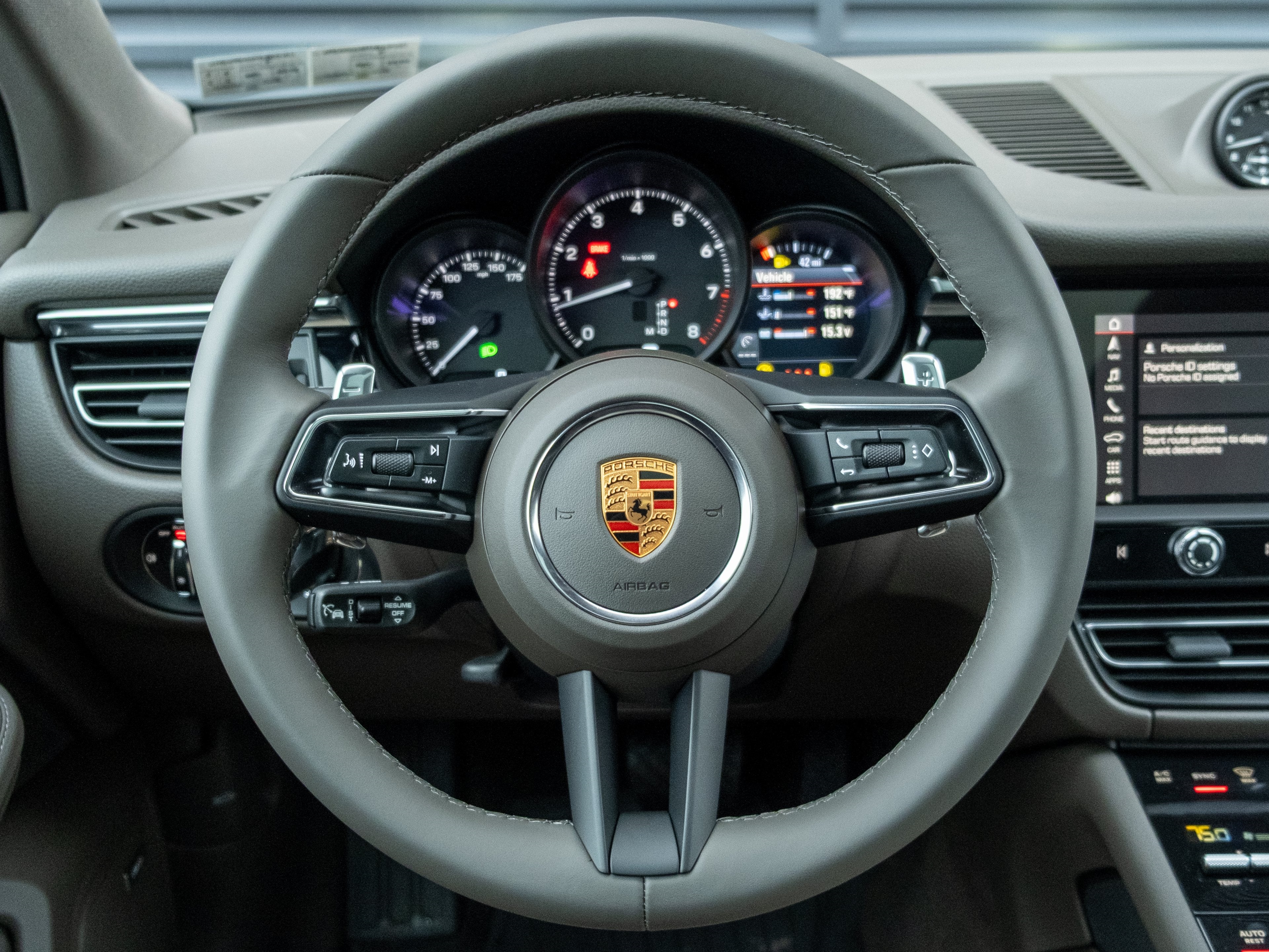 2026 Porsche Macan Base