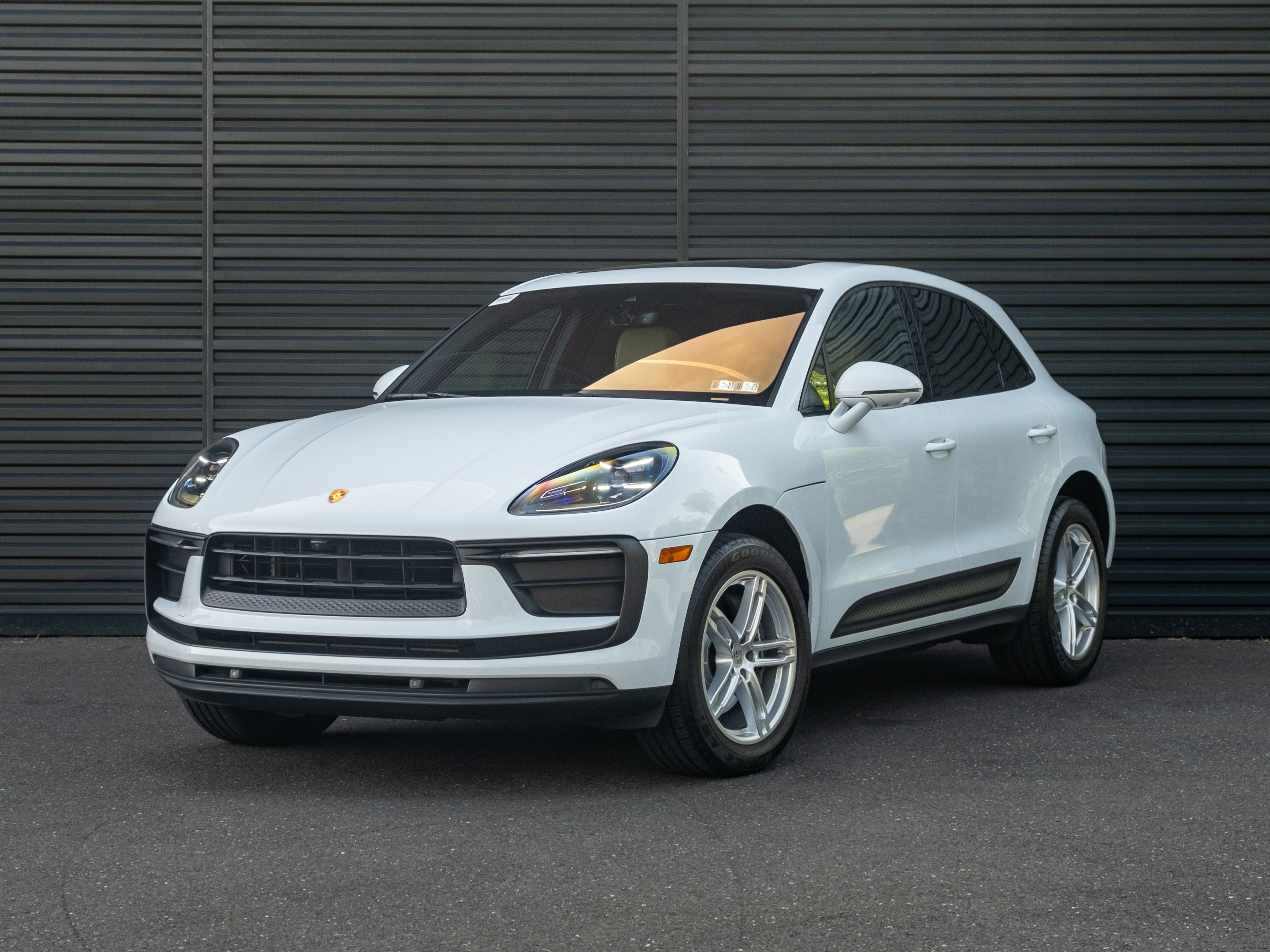 2022 Porsche Macan Base
