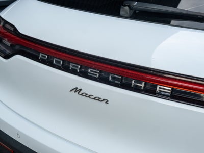 2022 Porsche Macan Base