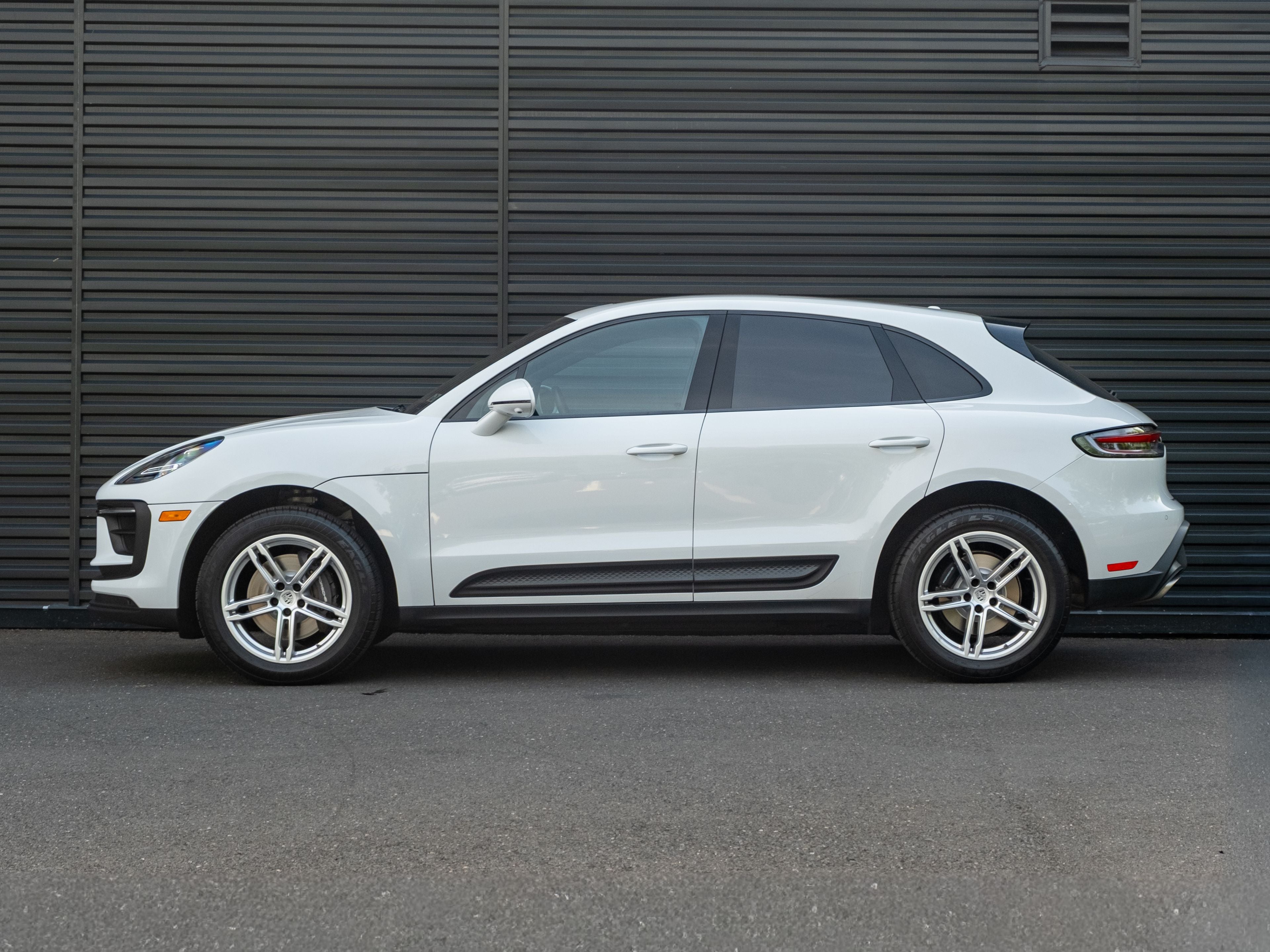 2022 Porsche Macan Base