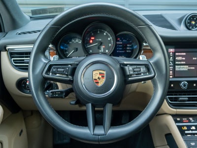 2022 Porsche Macan Base