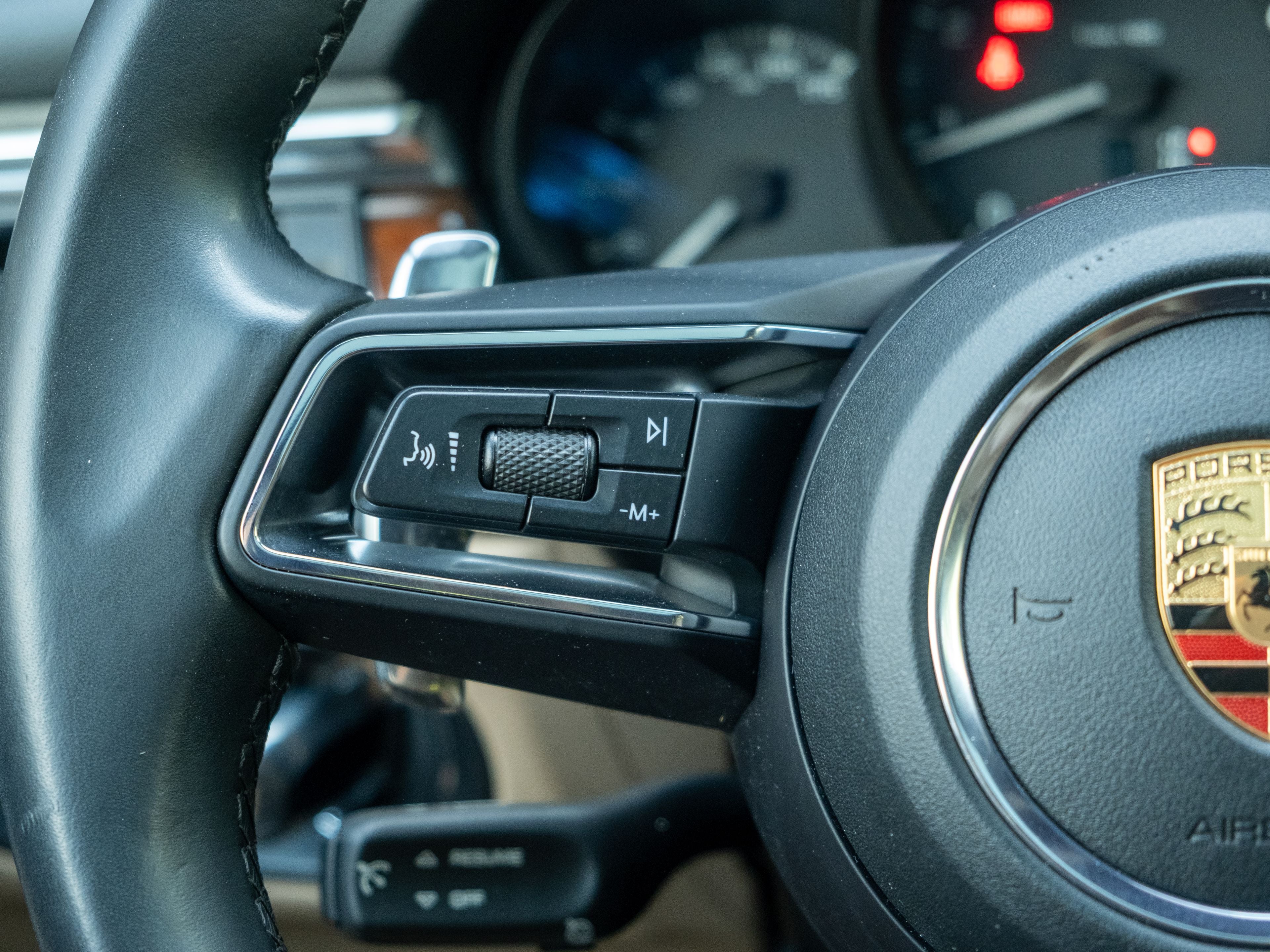 2022 Porsche Macan Base