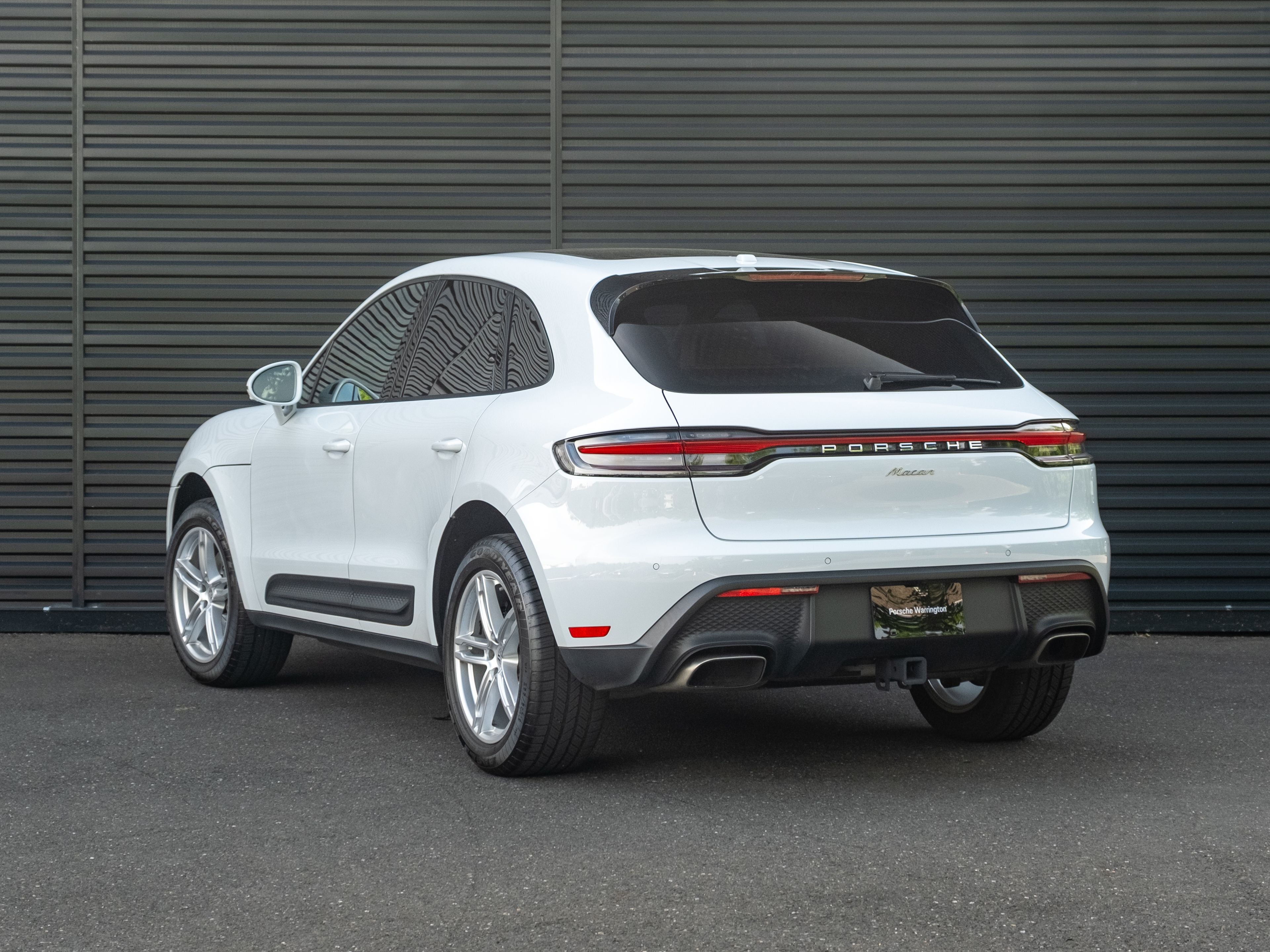 2022 Porsche Macan Base