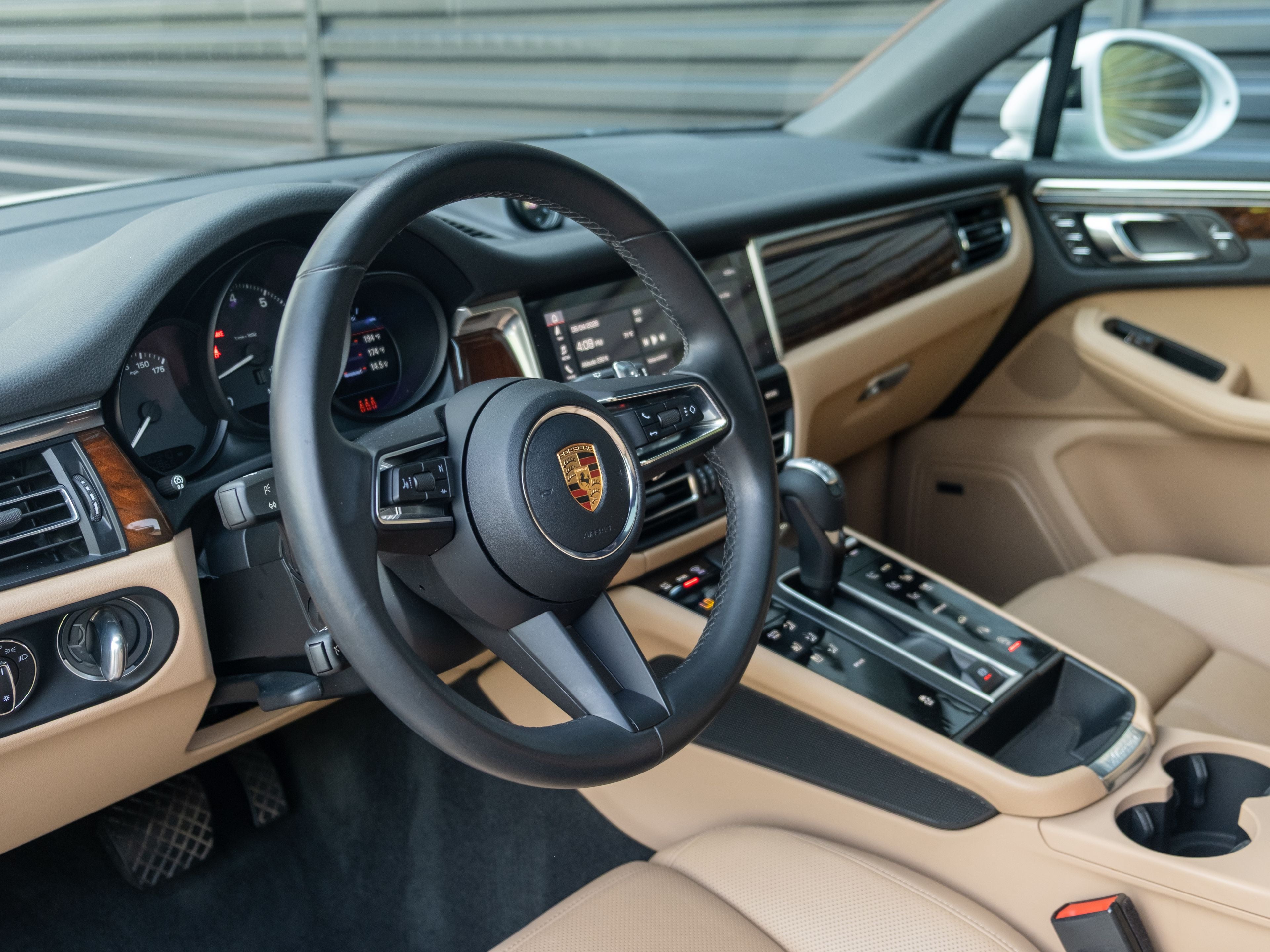 2022 Porsche Macan Base