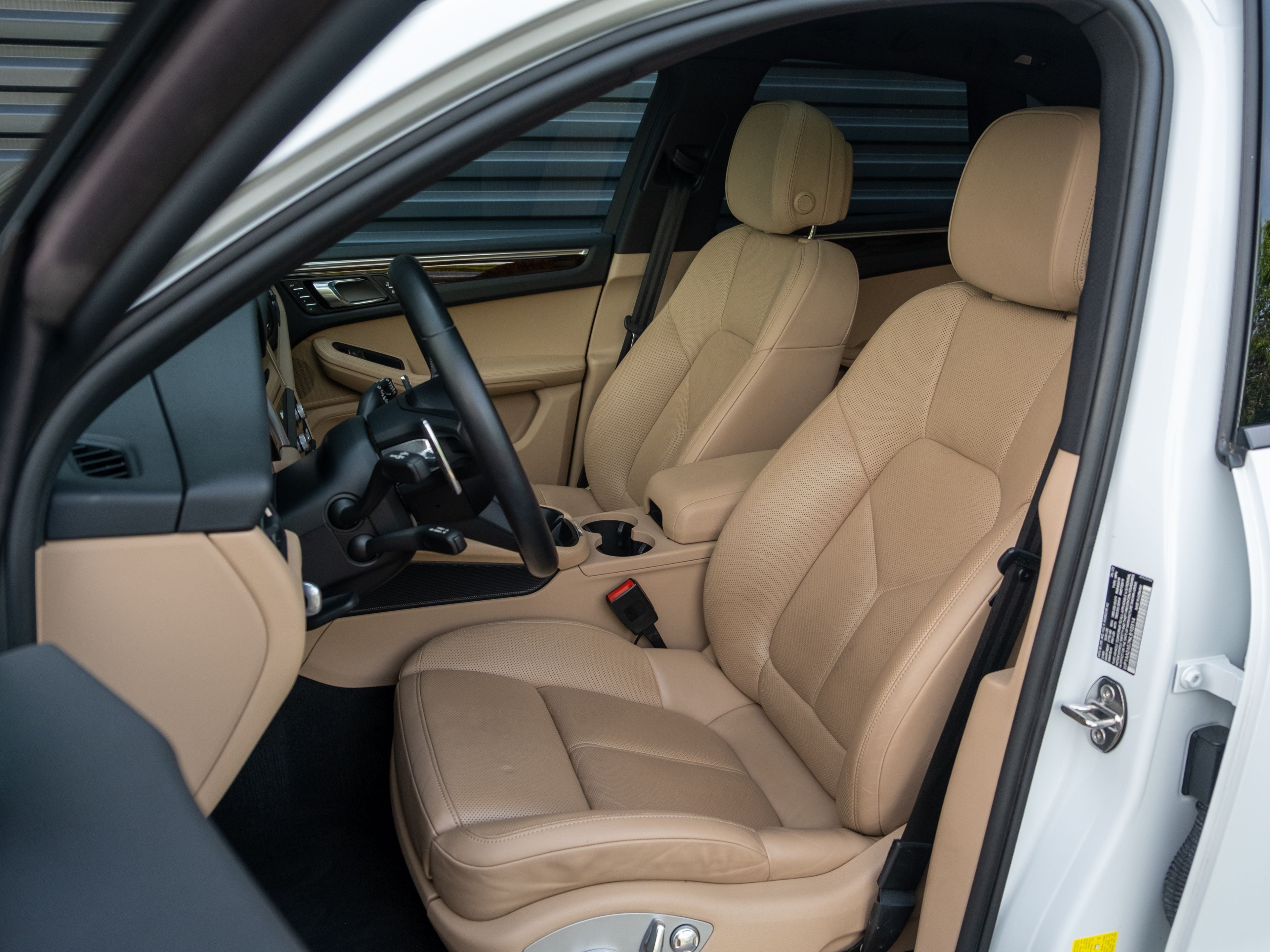 2022 Porsche Macan Base
