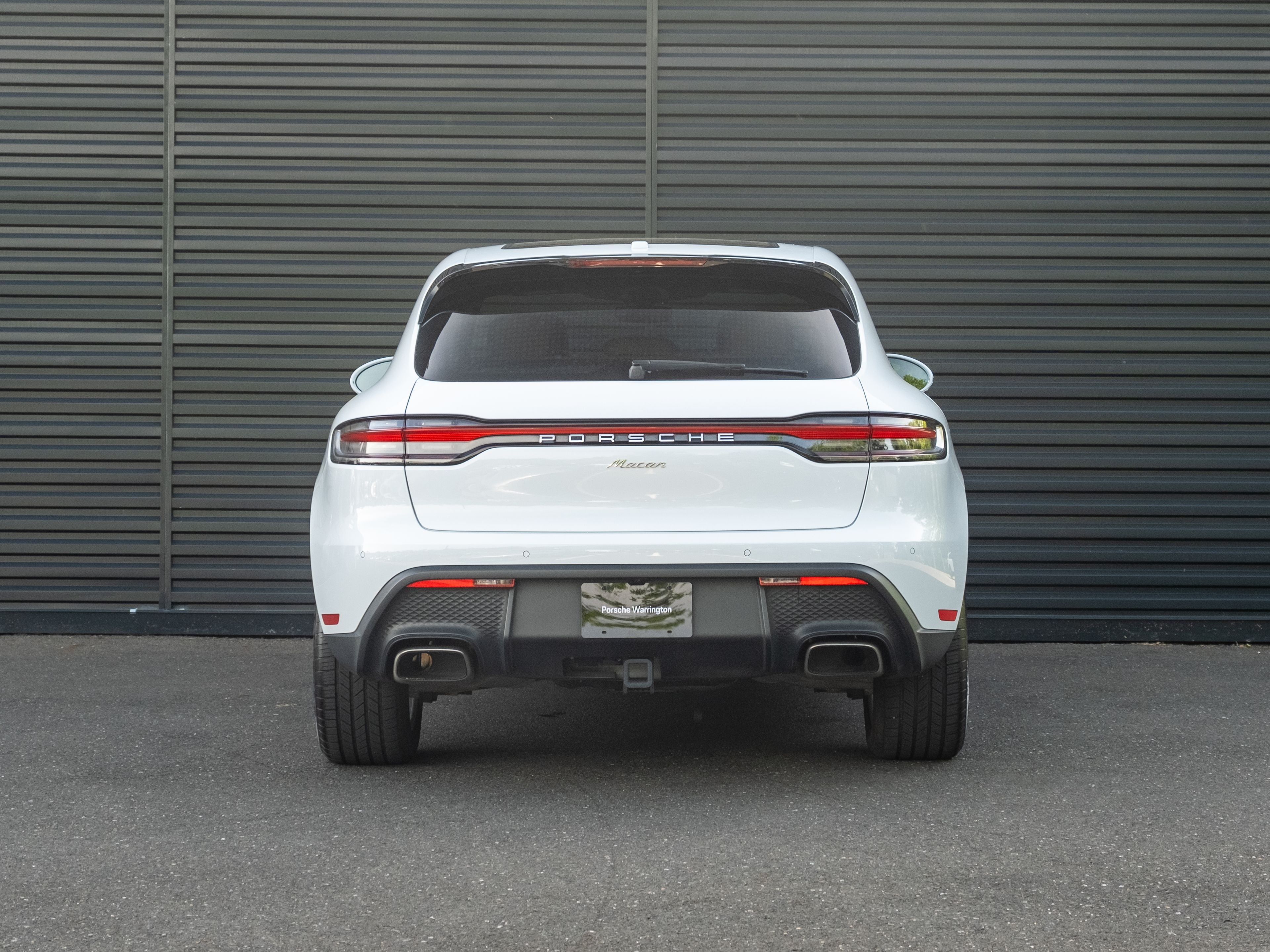 2022 Porsche Macan Base
