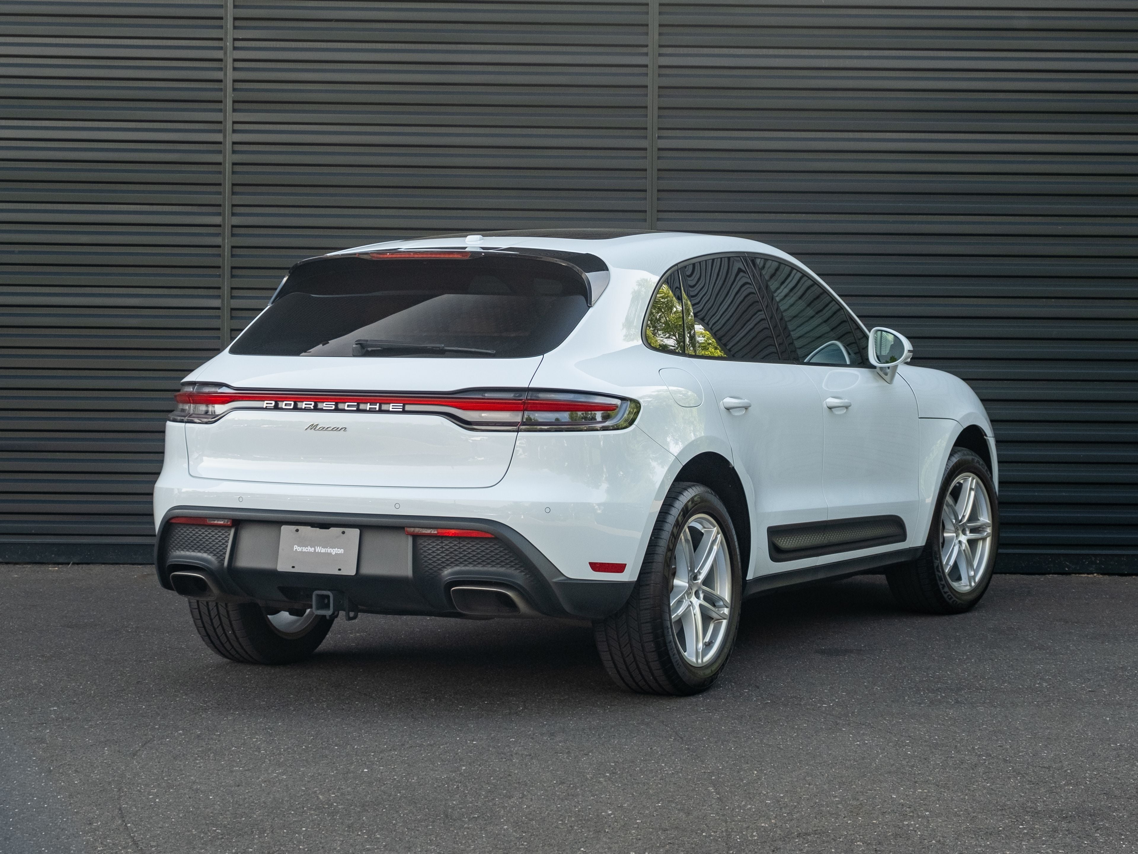 2022 Porsche Macan Base