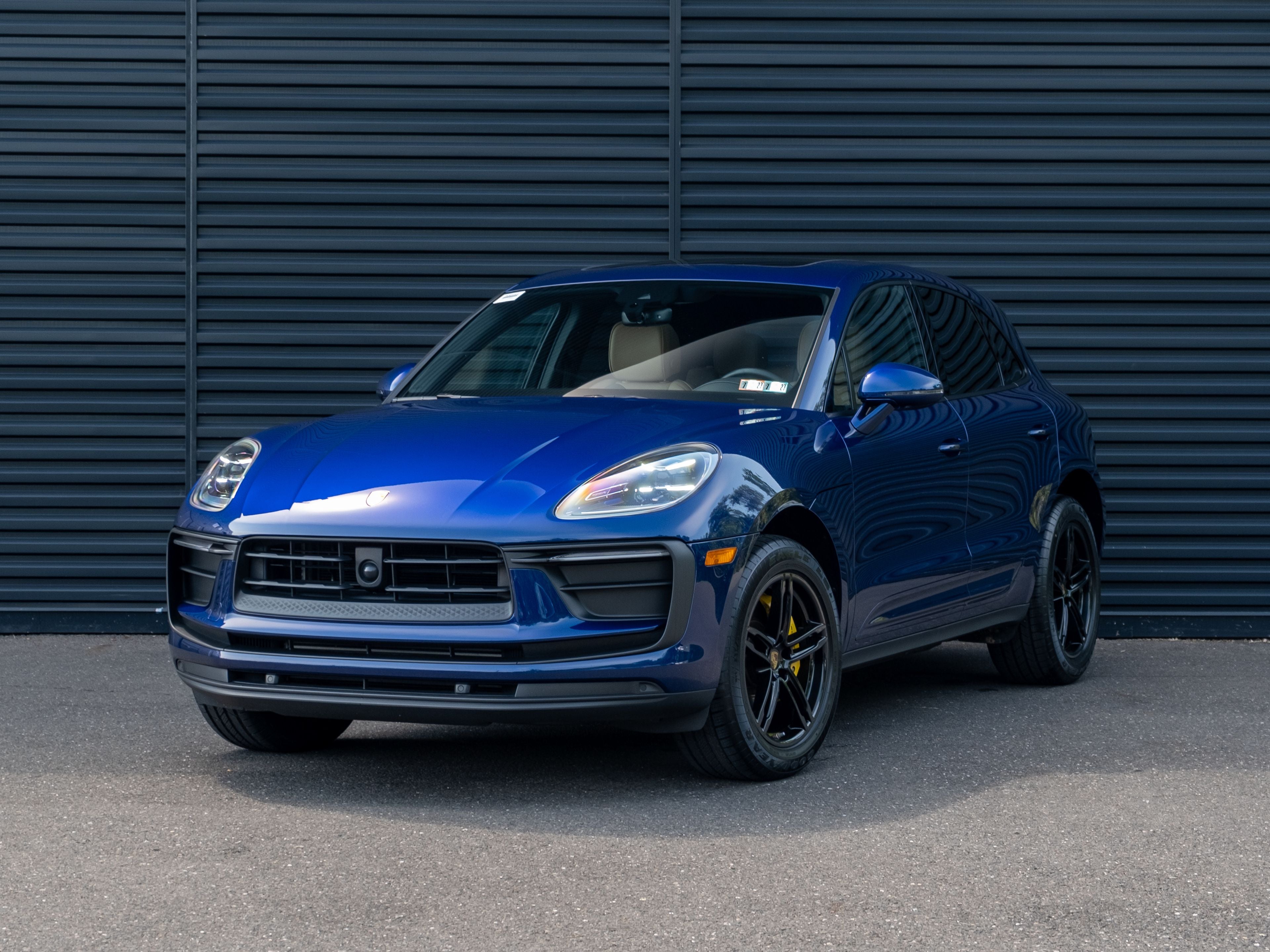 2023 Porsche Macan Base