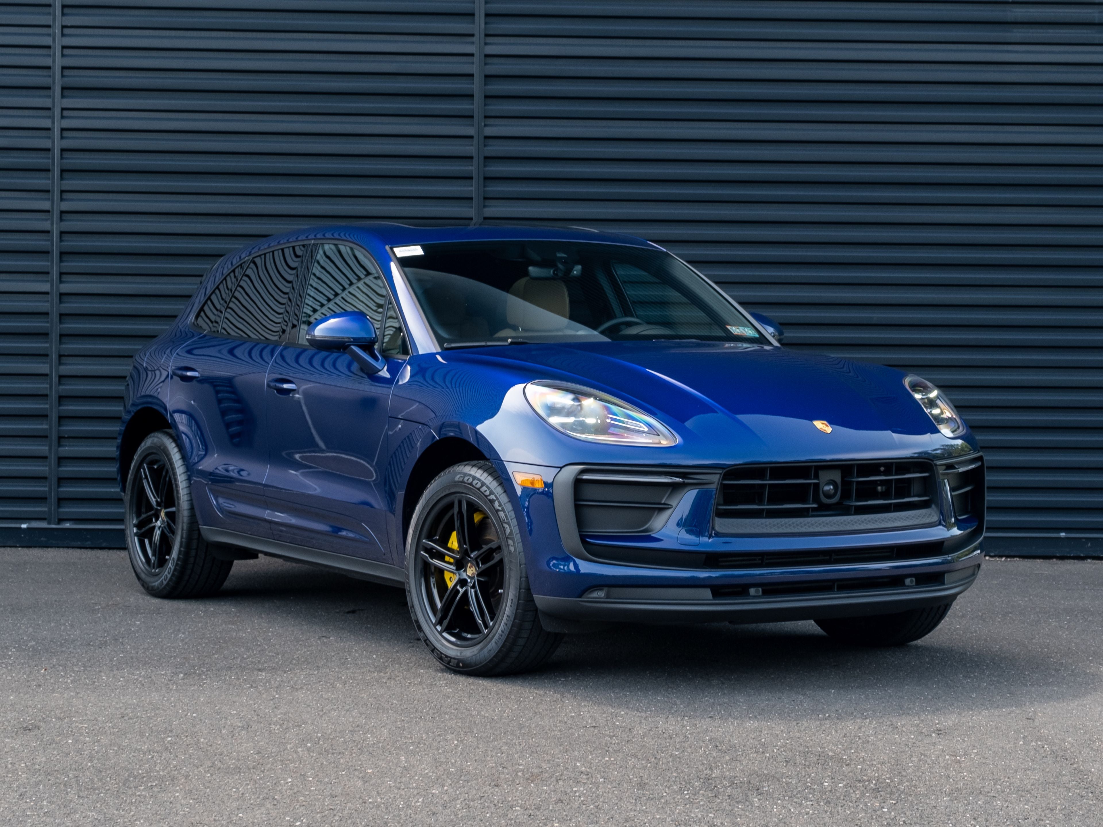 2023 Porsche Macan Base