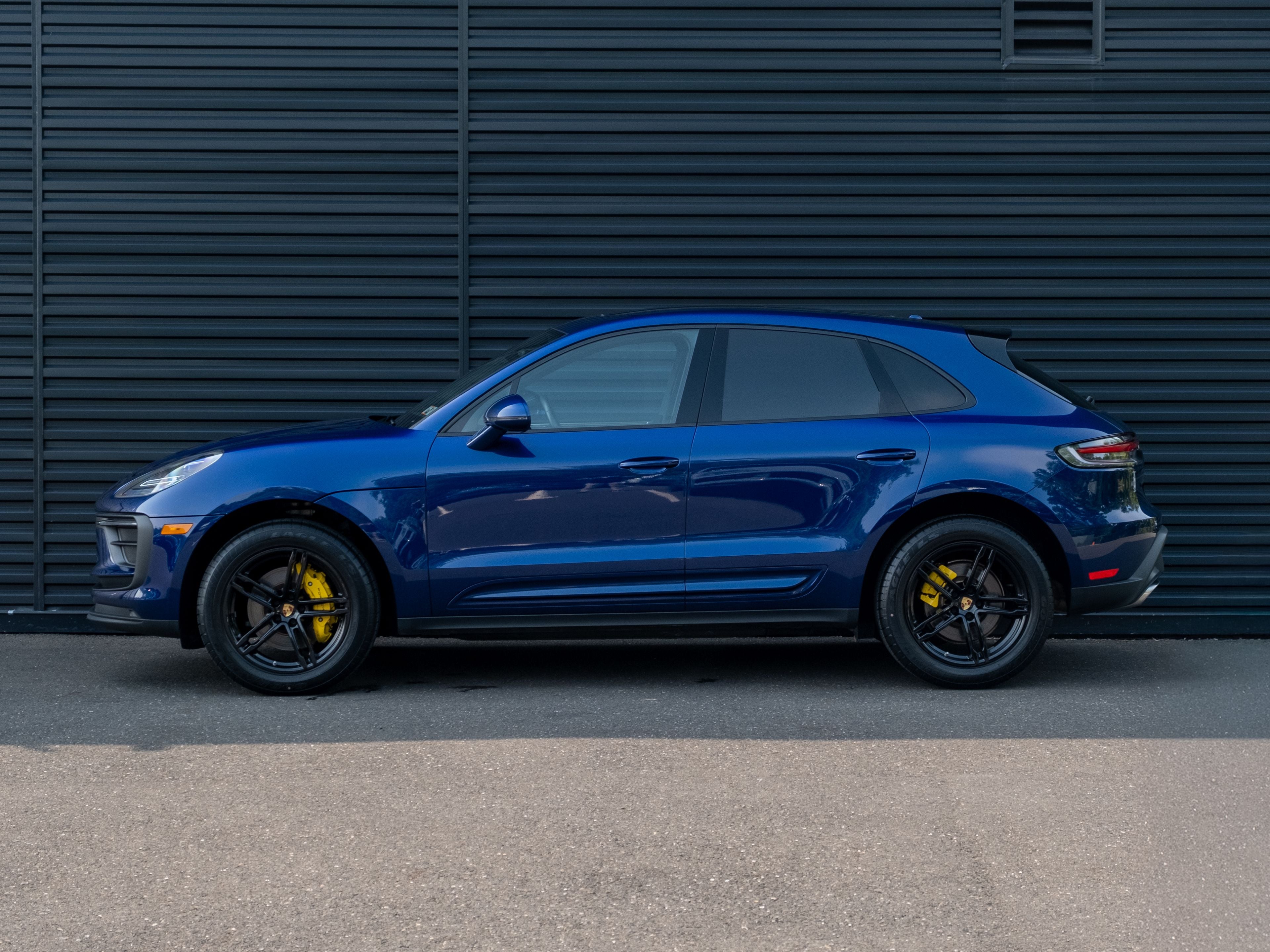 2023 Porsche Macan Base