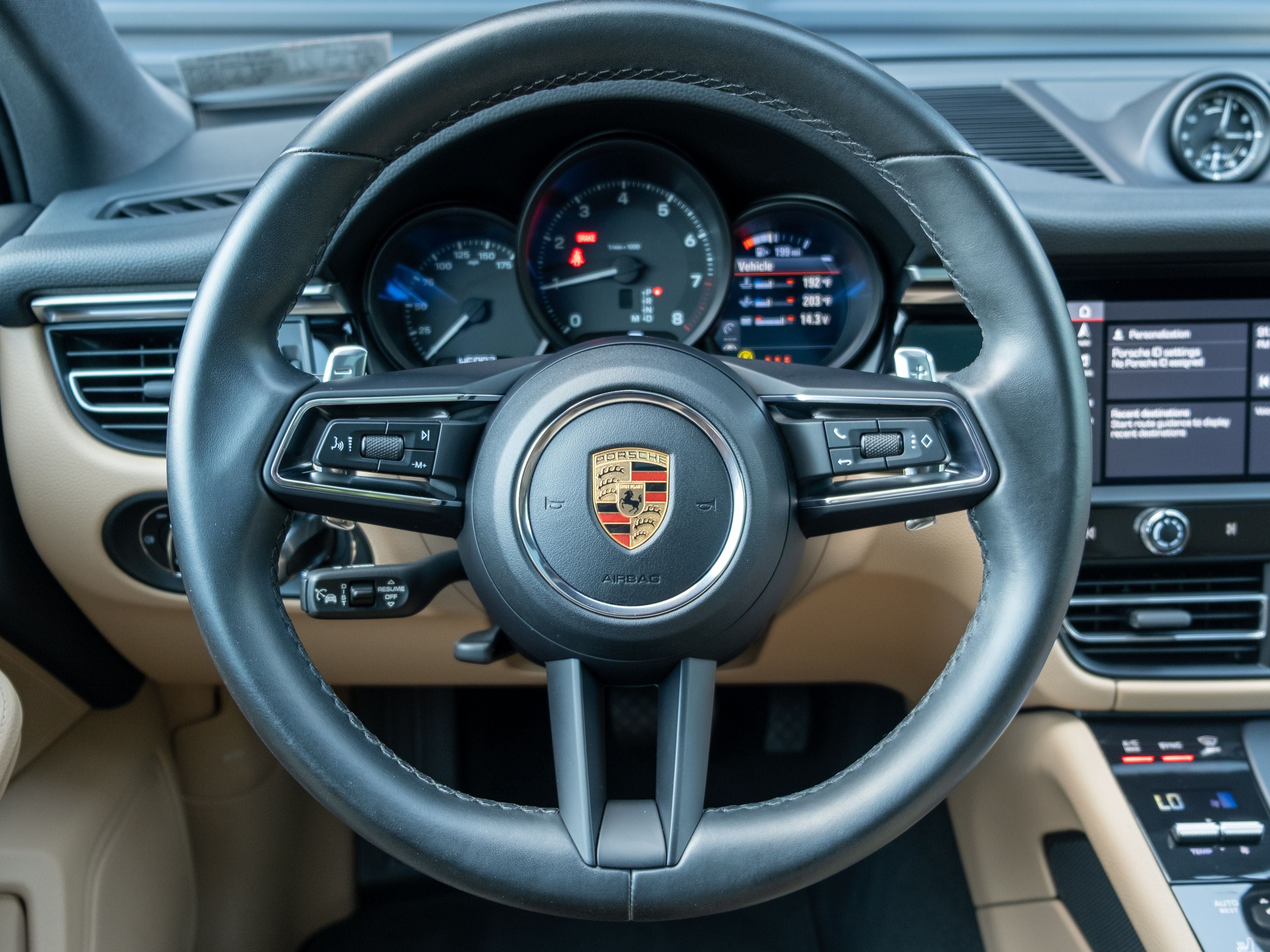 2023 Porsche Macan Base