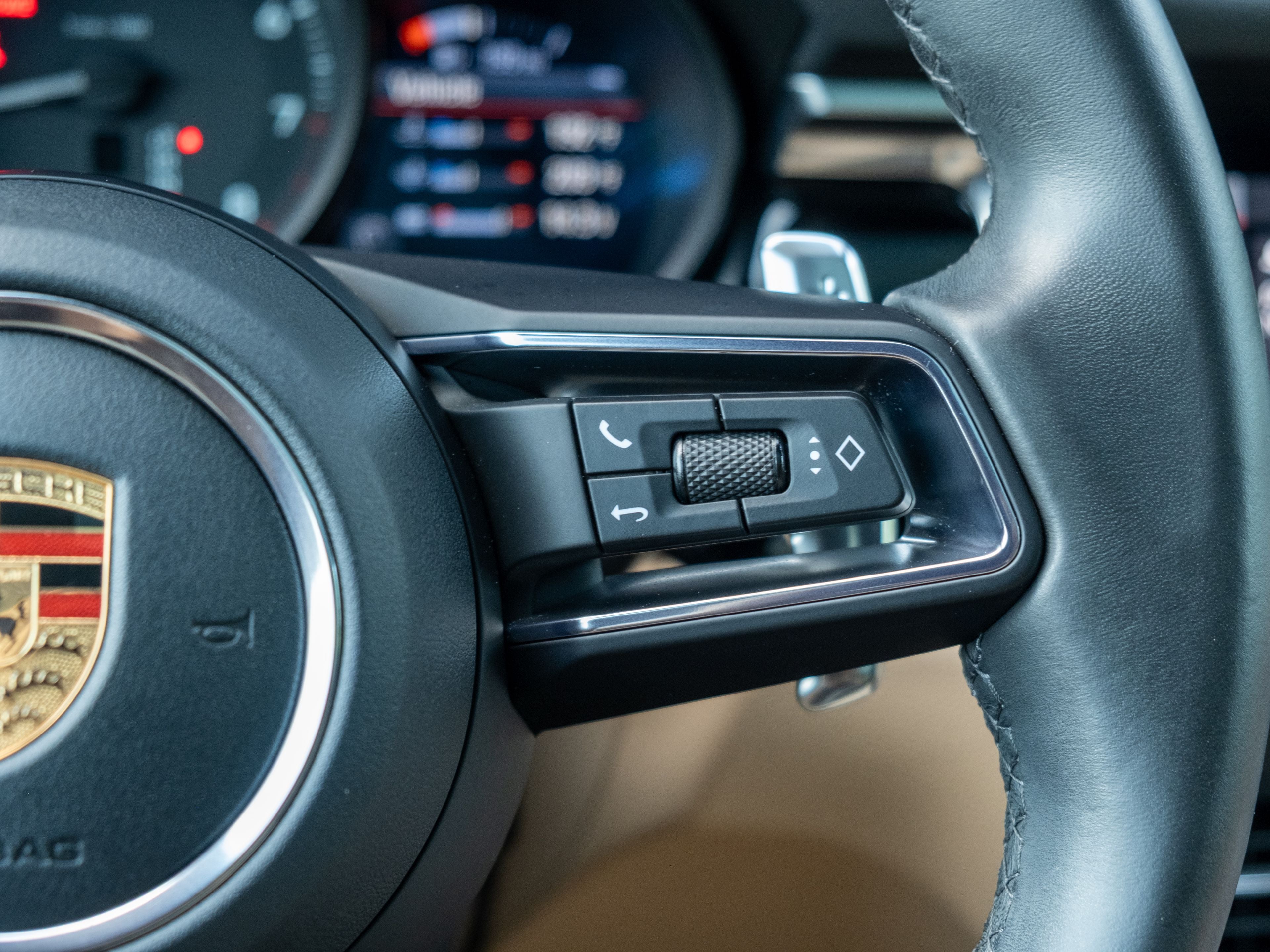 2023 Porsche Macan Base