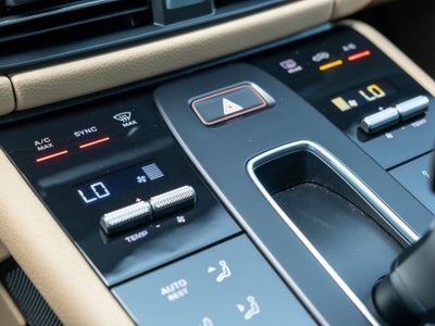 2023 Porsche Macan Base