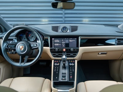 2023 Porsche Macan Base
