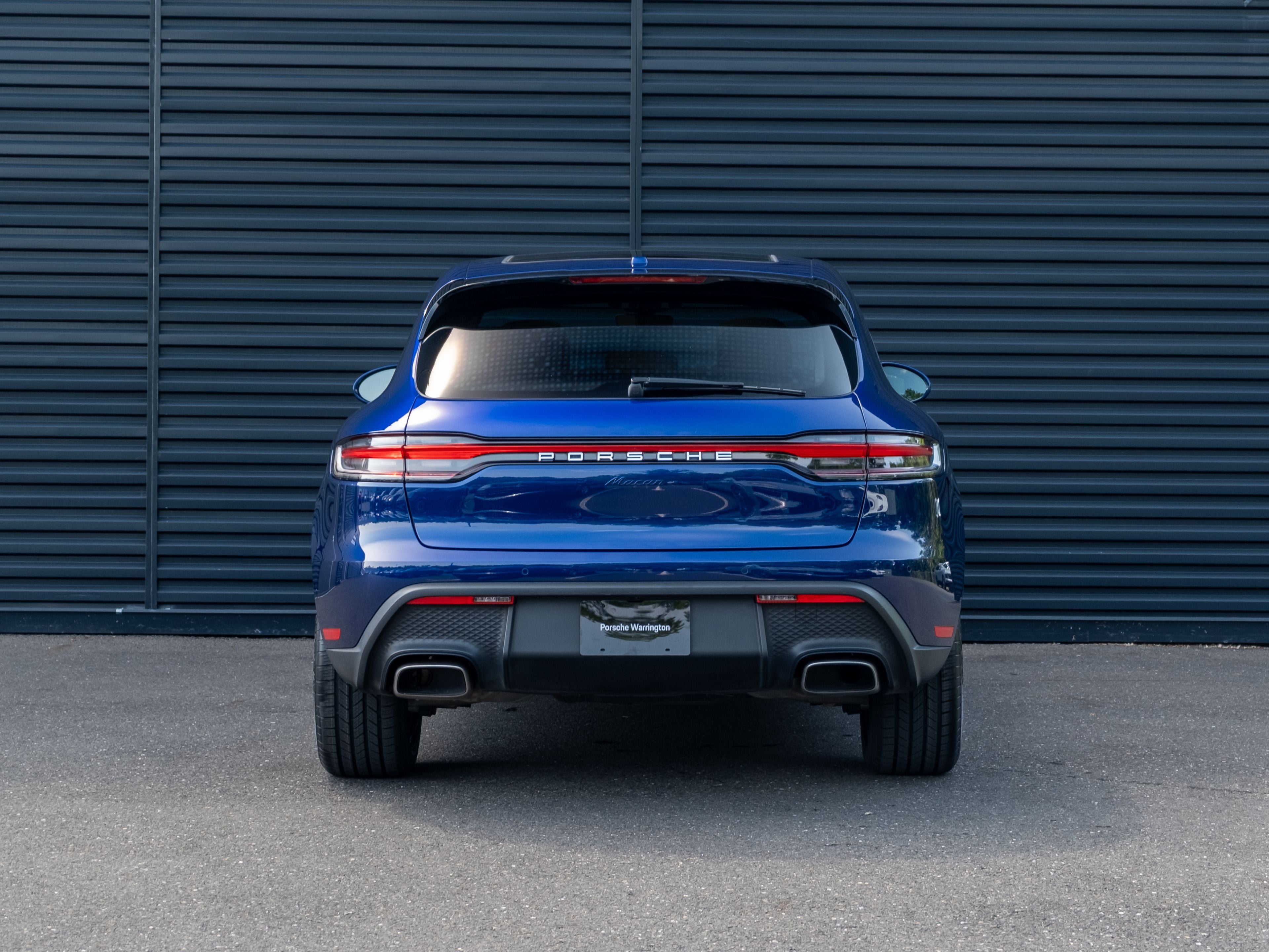 2023 Porsche Macan Base