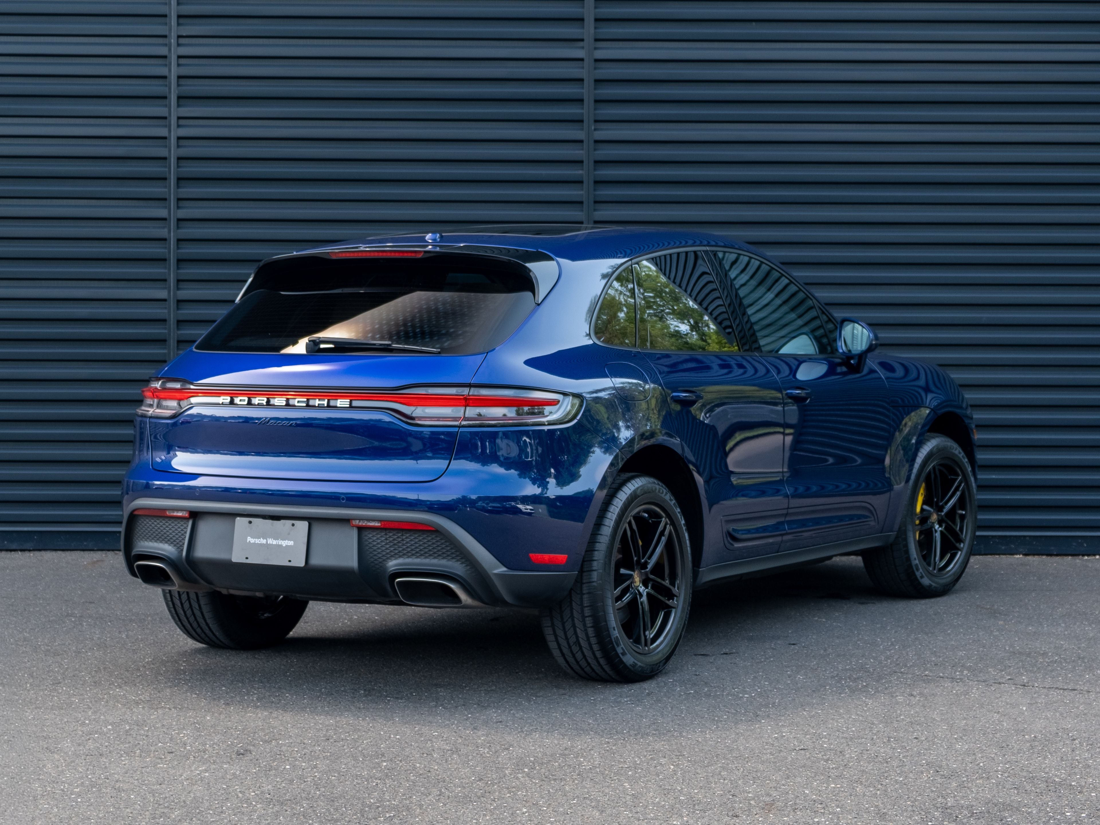 2023 Porsche Macan Base