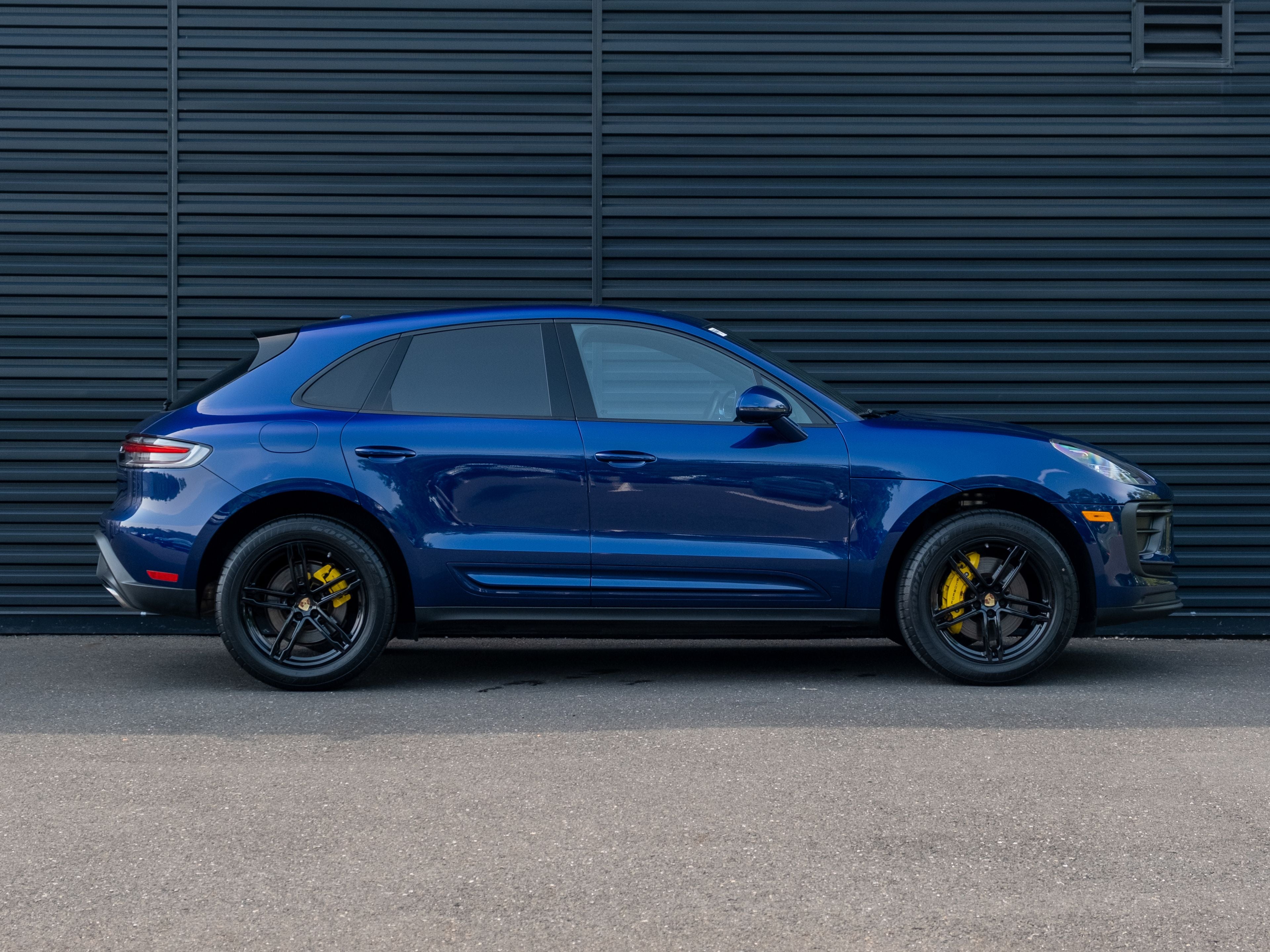 2023 Porsche Macan Base
