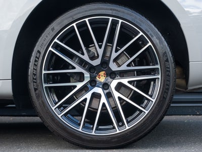 2023 Porsche Macan T