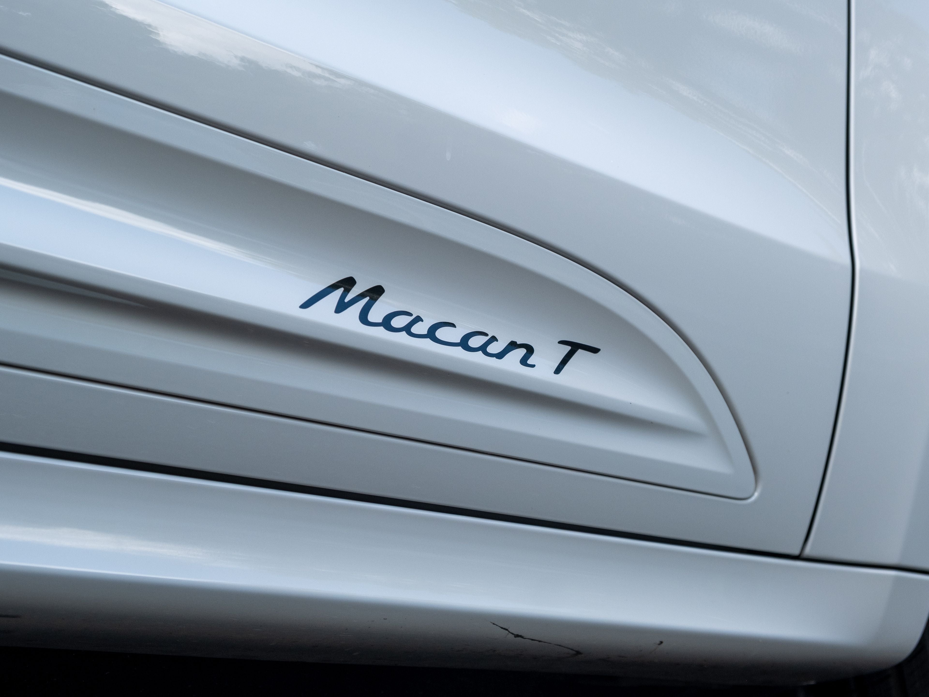 2023 Porsche Macan T