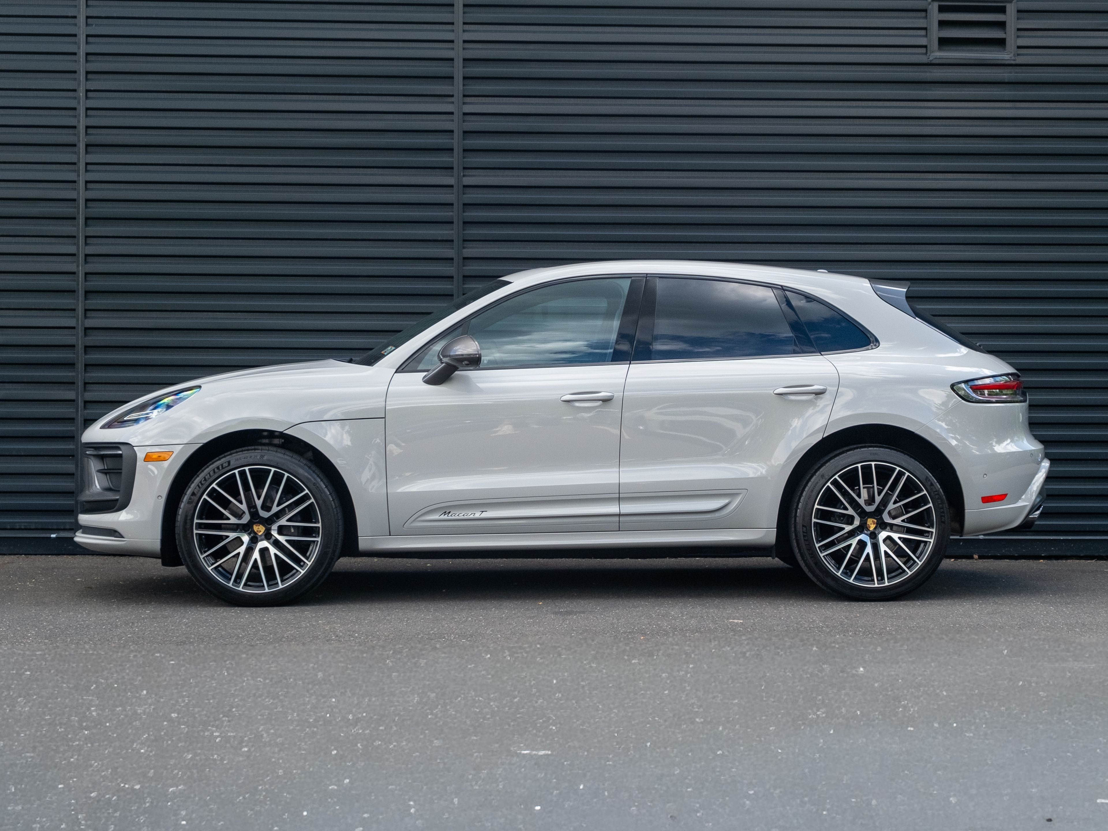 2023 Porsche Macan T