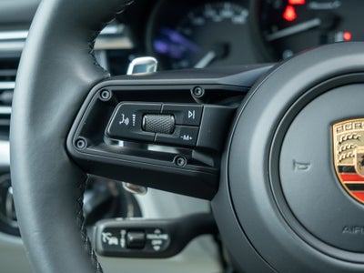 2023 Porsche Macan T