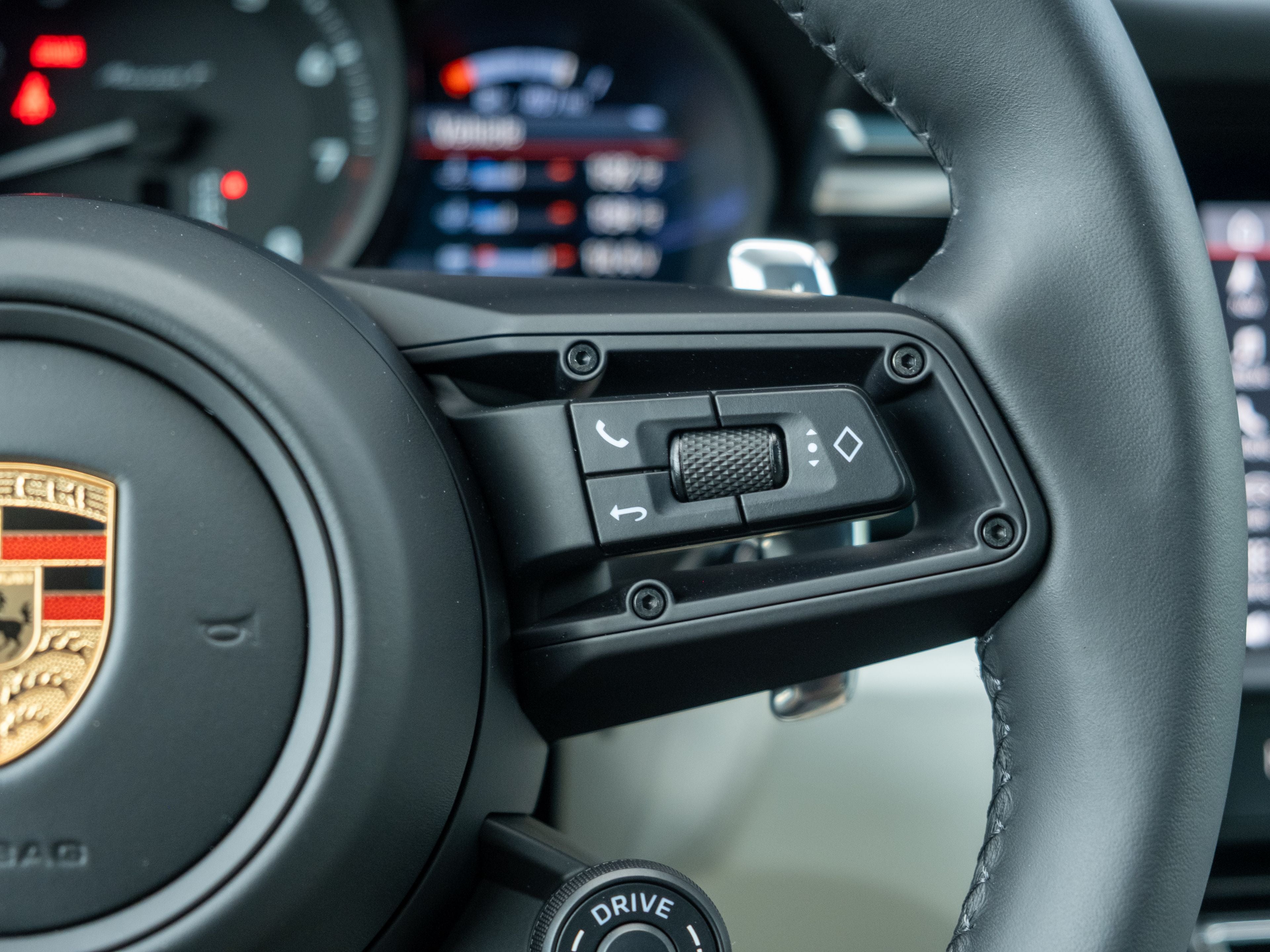2023 Porsche Macan T