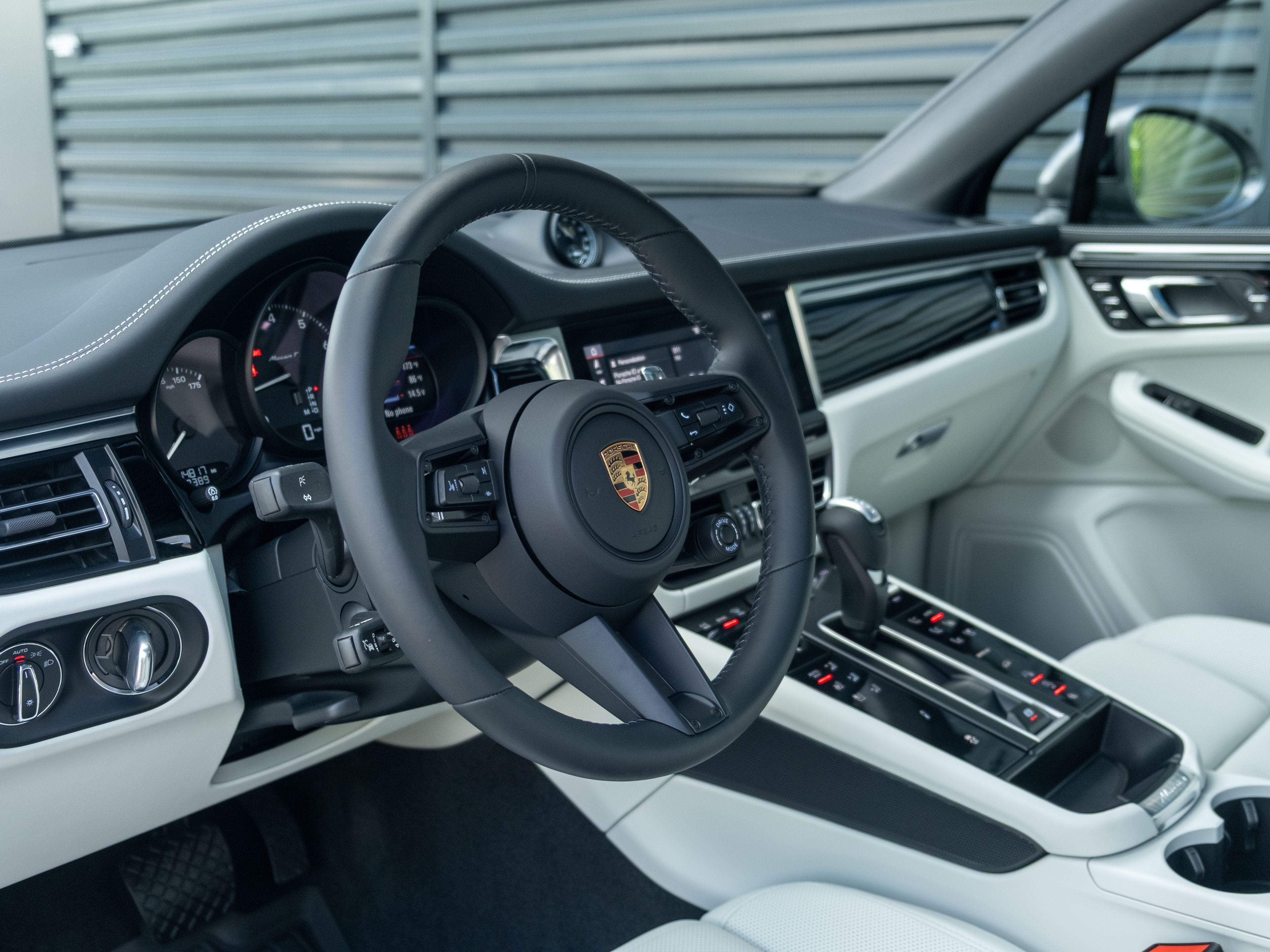 2023 Porsche Macan T
