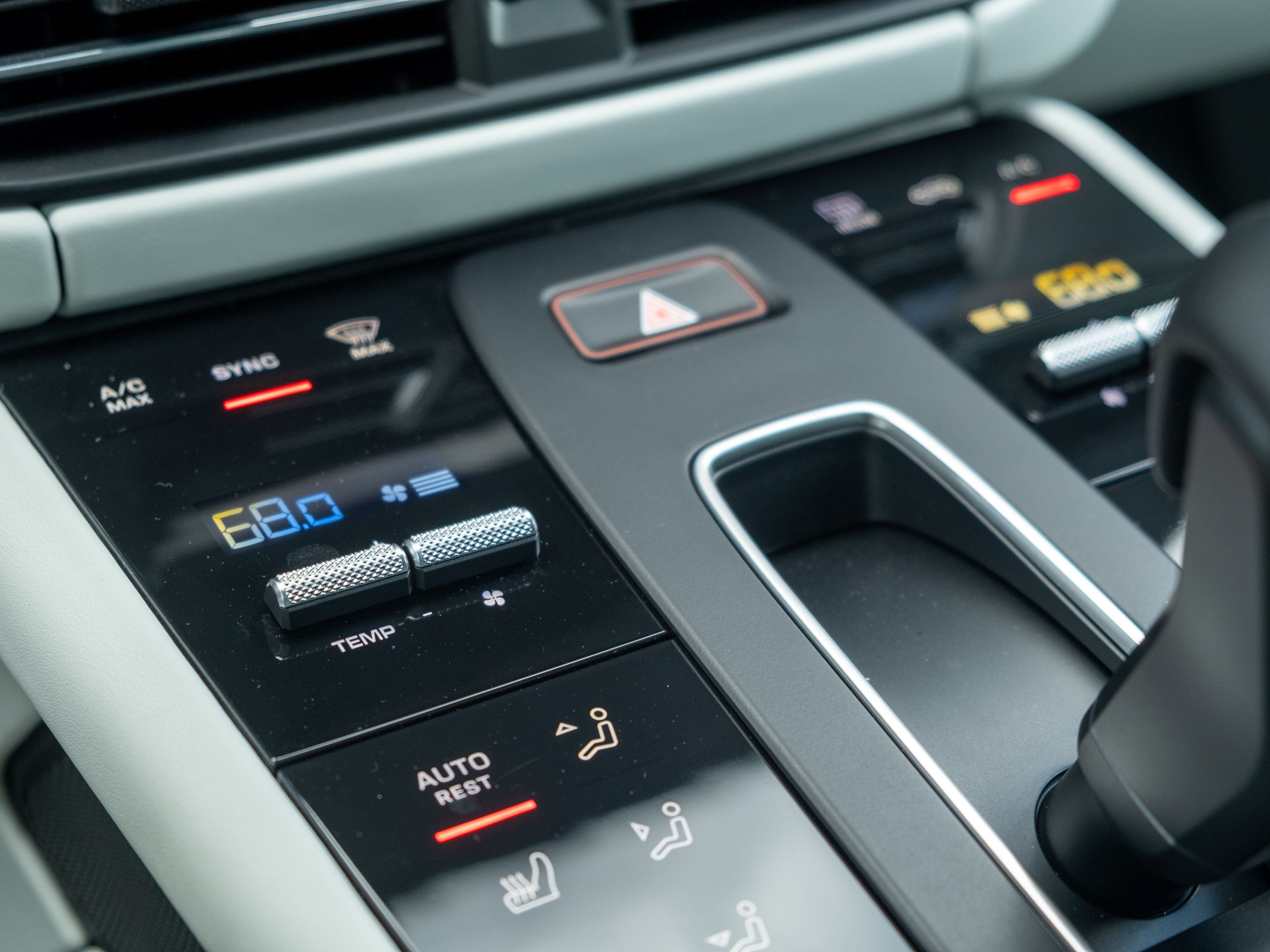 2023 Porsche Macan T