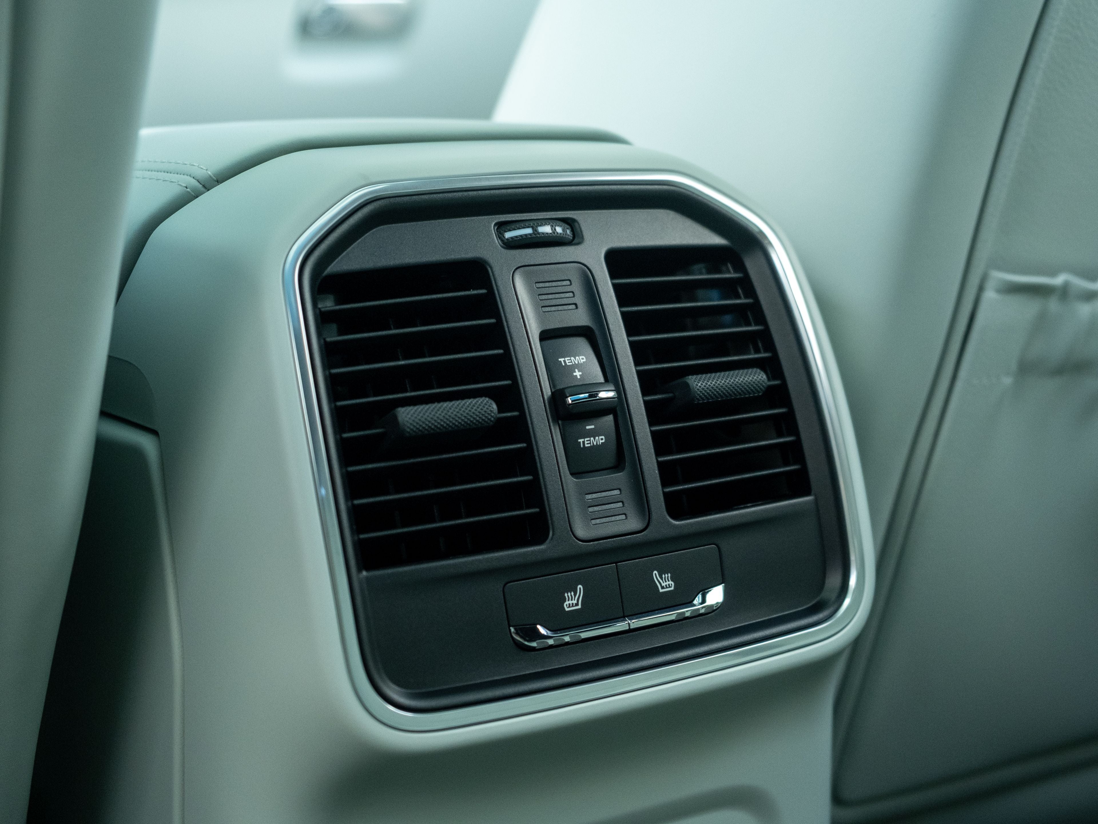 2023 Porsche Macan T