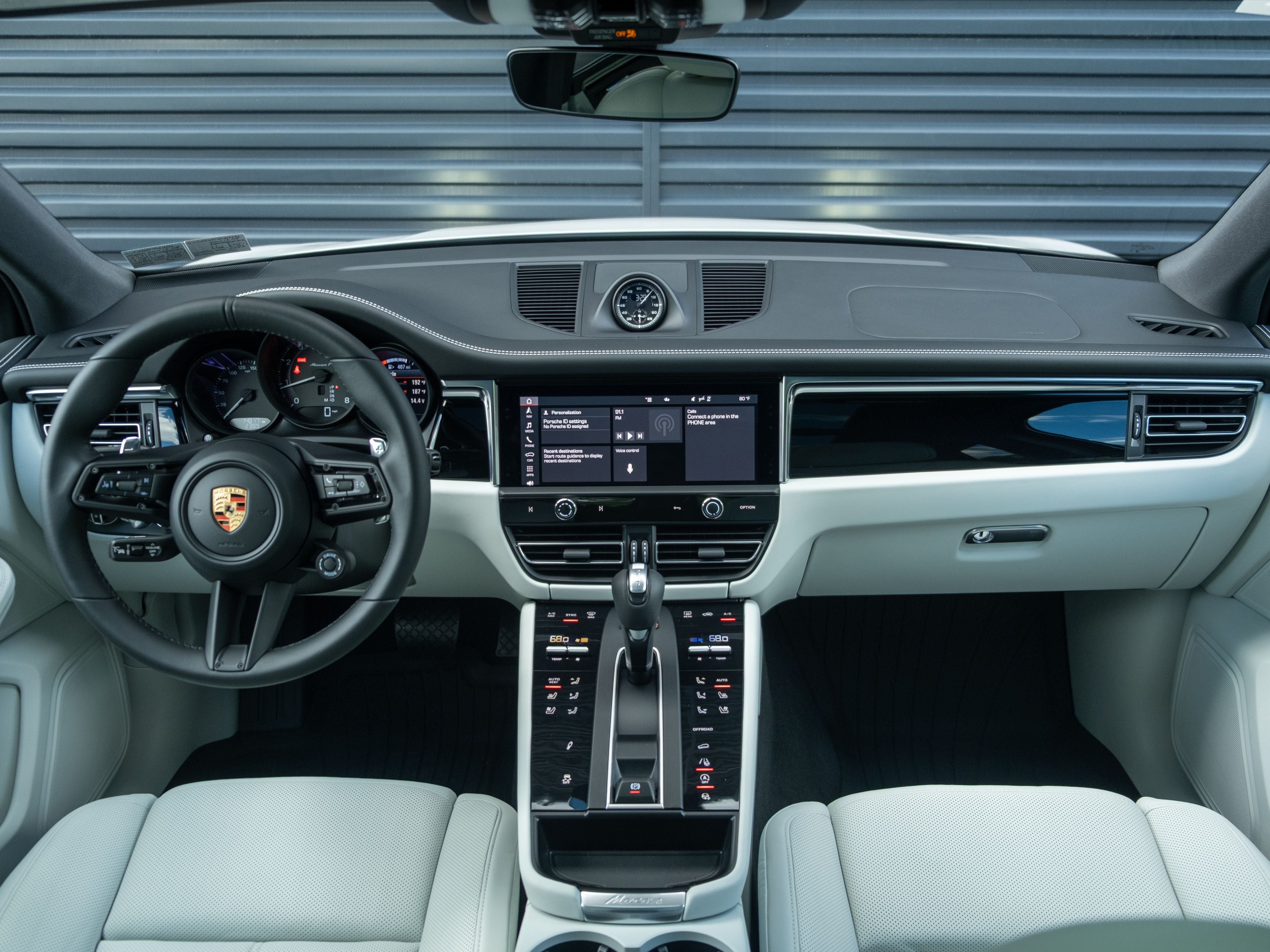 2023 Porsche Macan T