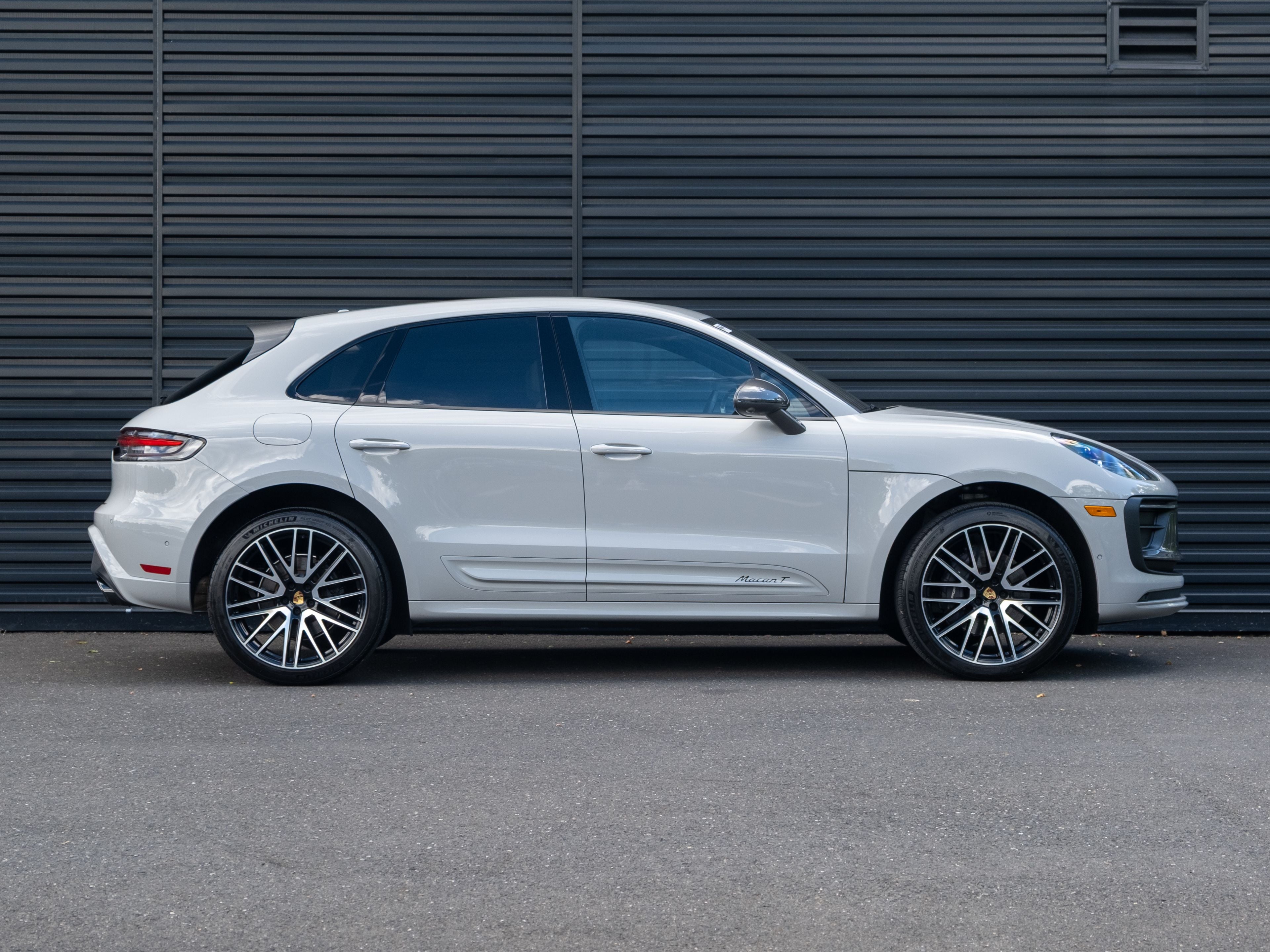 2023 Porsche Macan T
