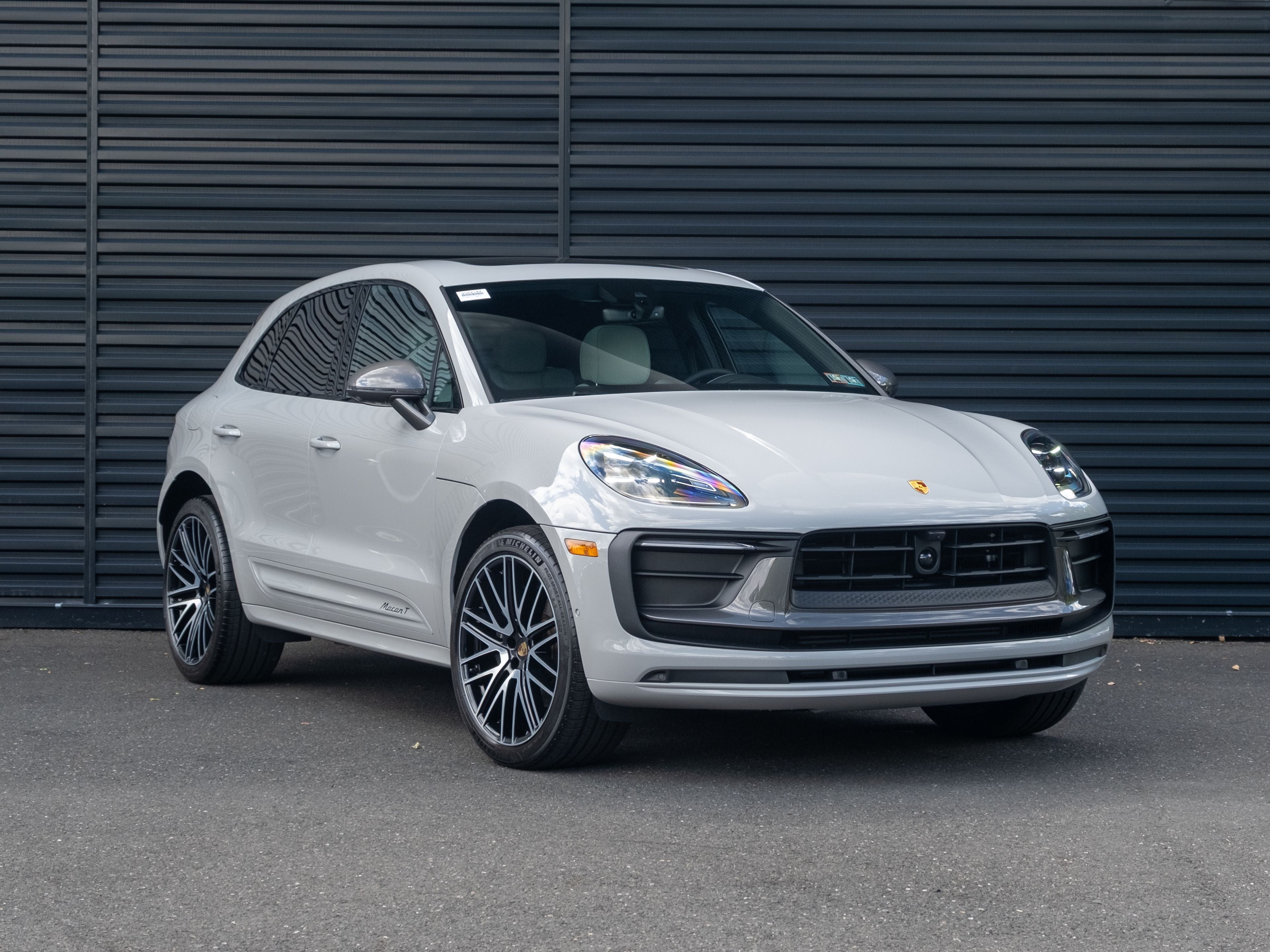 2023 Porsche Macan T